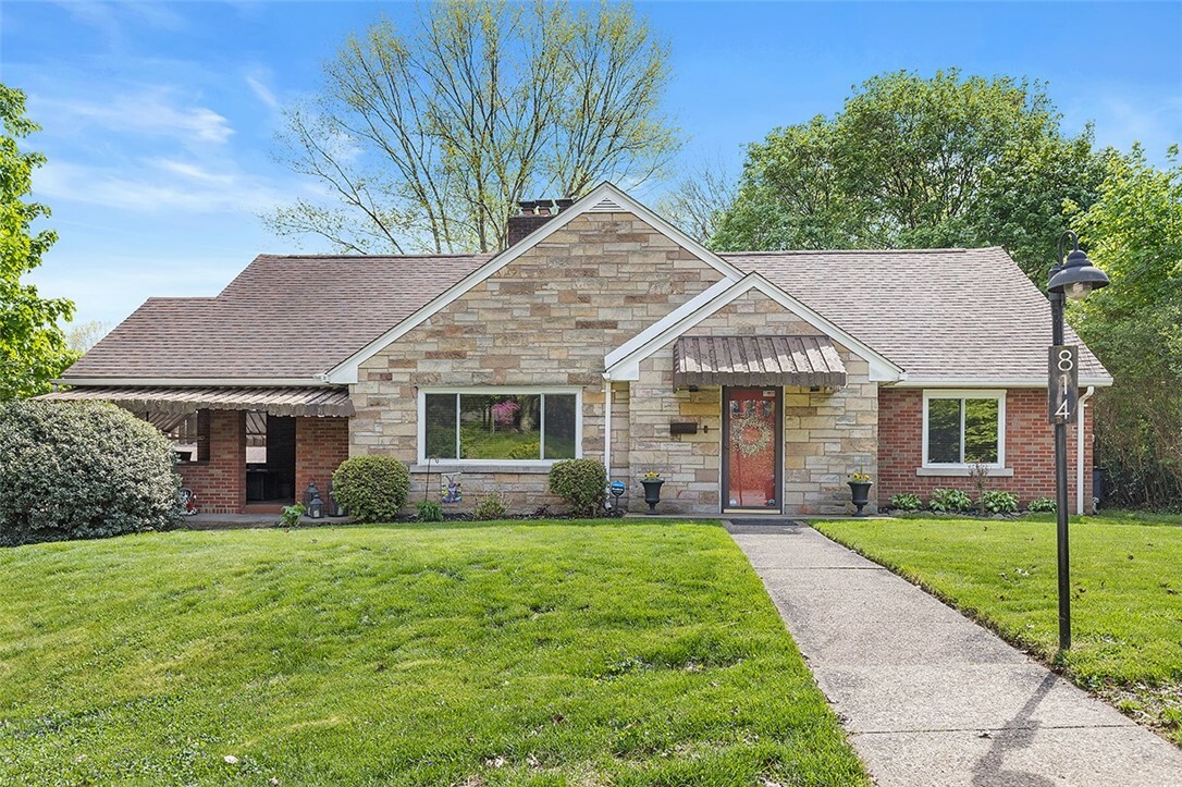 Property Photo: 814 Clara St PA 15137