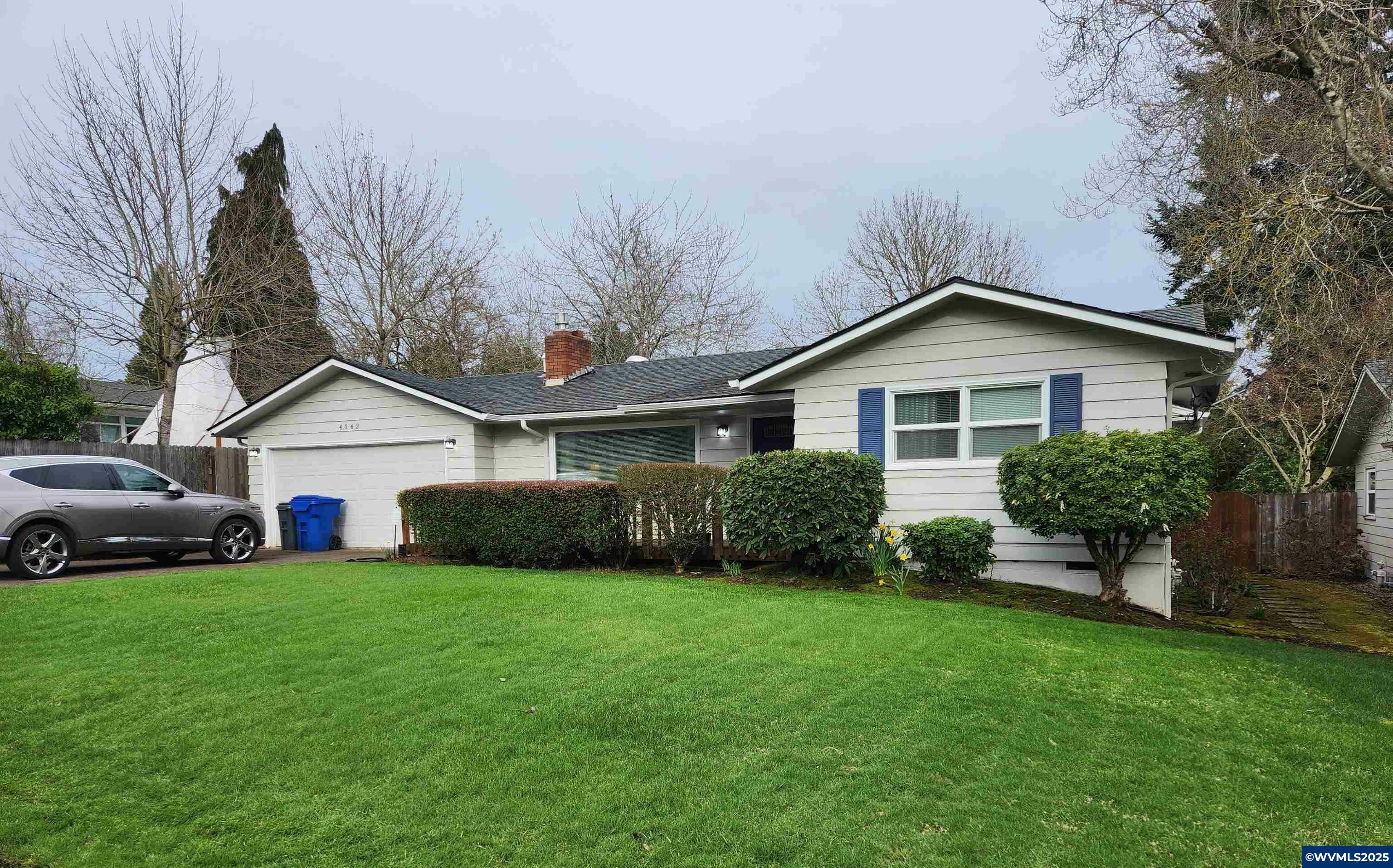 Property Photo: 4042 Penny Dr S OR 97302