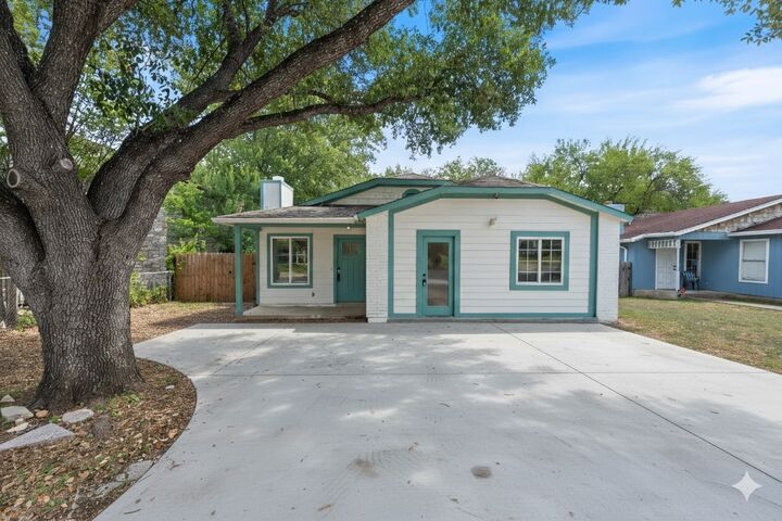 Property Photo: 6807 Trendal Lane TX 78744