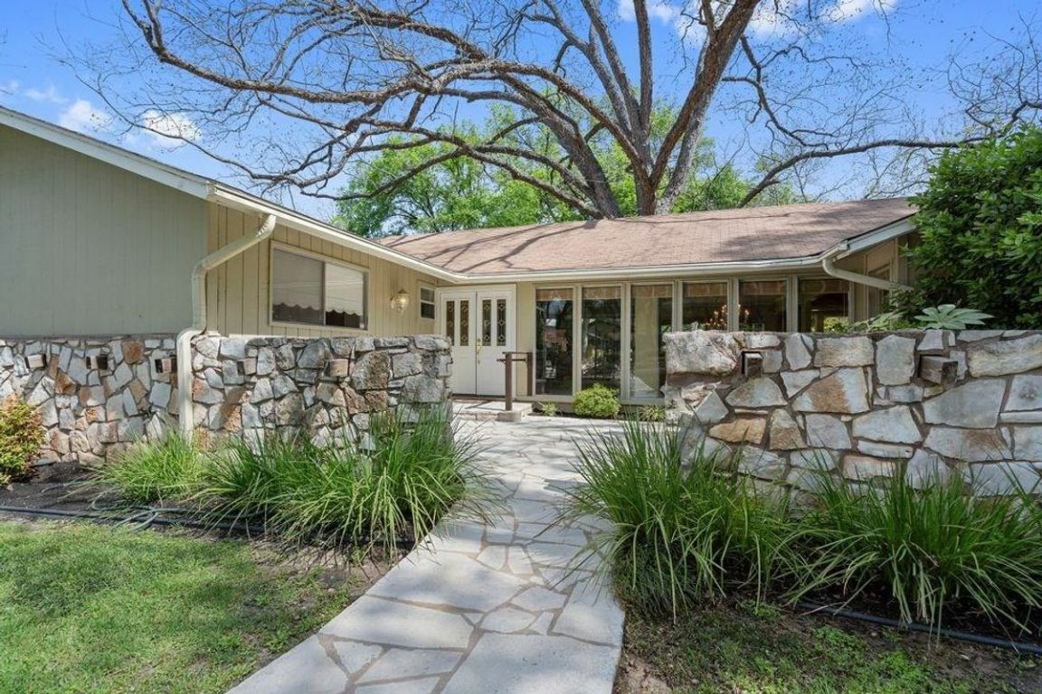 6700 Troll Haven  Austin TX 78746 photo