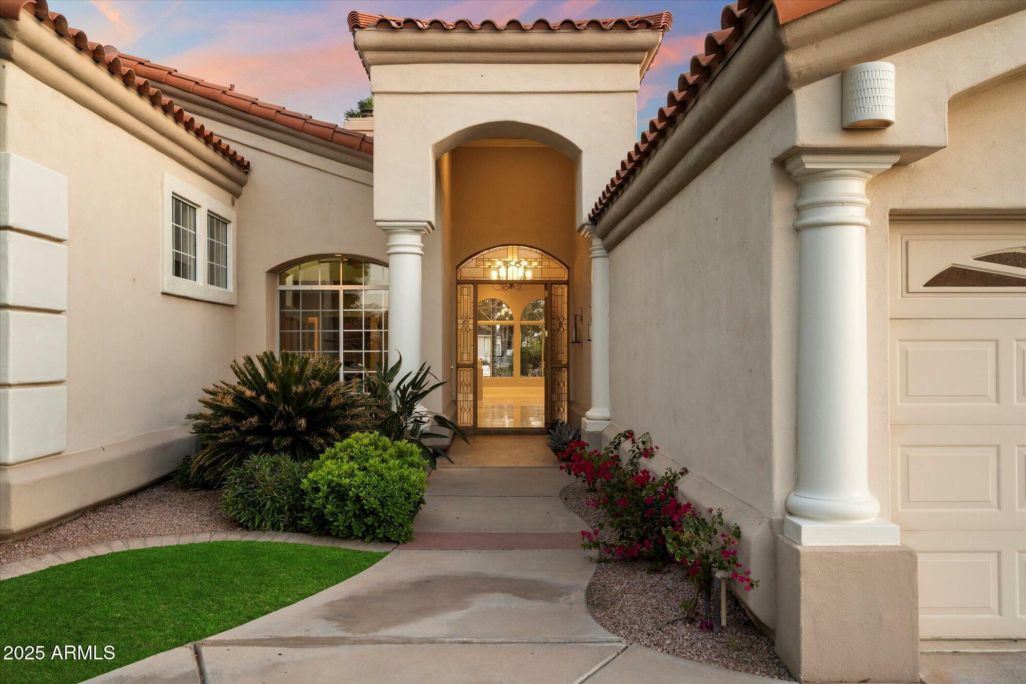 Property Photo: 1507 E Treasure Cove Drive AZ 85234