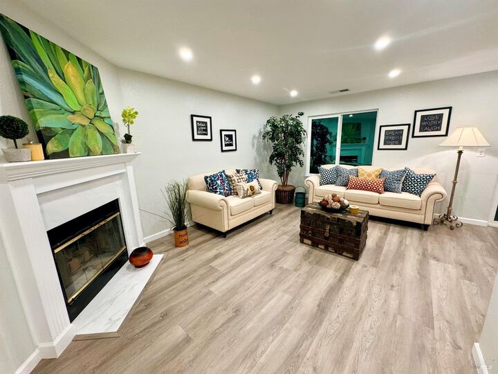 Property Photo:  19 4th Street  CA 94801 