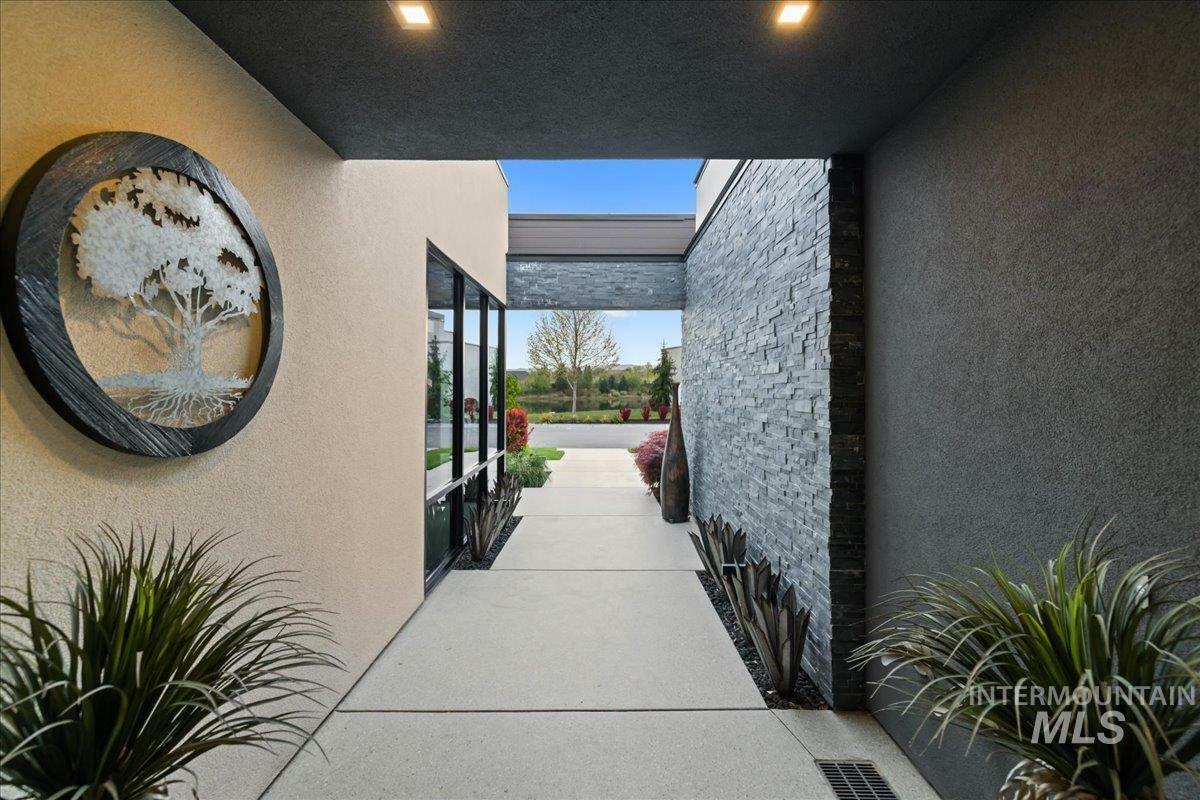 Property Photo: 1865 E Lone Shore Ln ID 83616