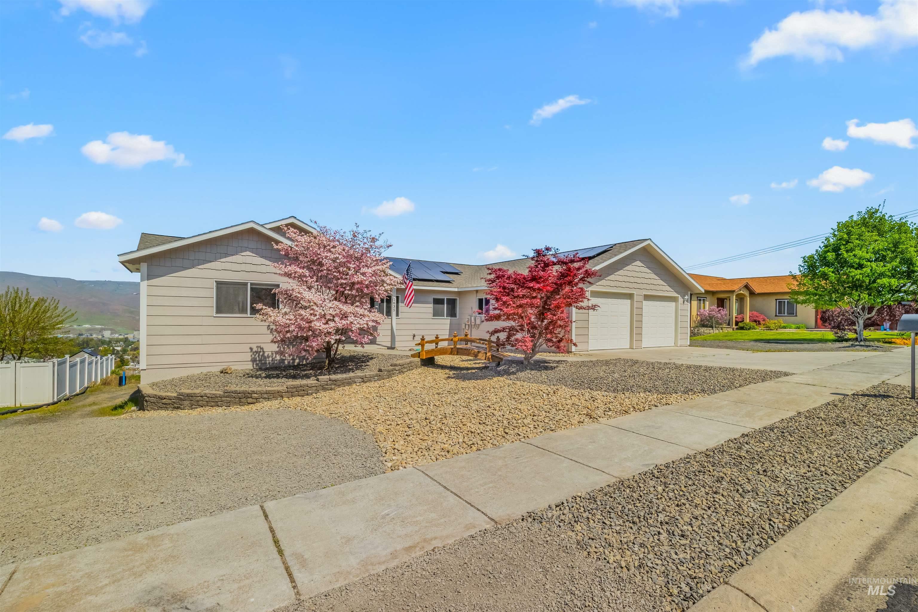 1635 25th Ave  Lewiston ID 83501 photo