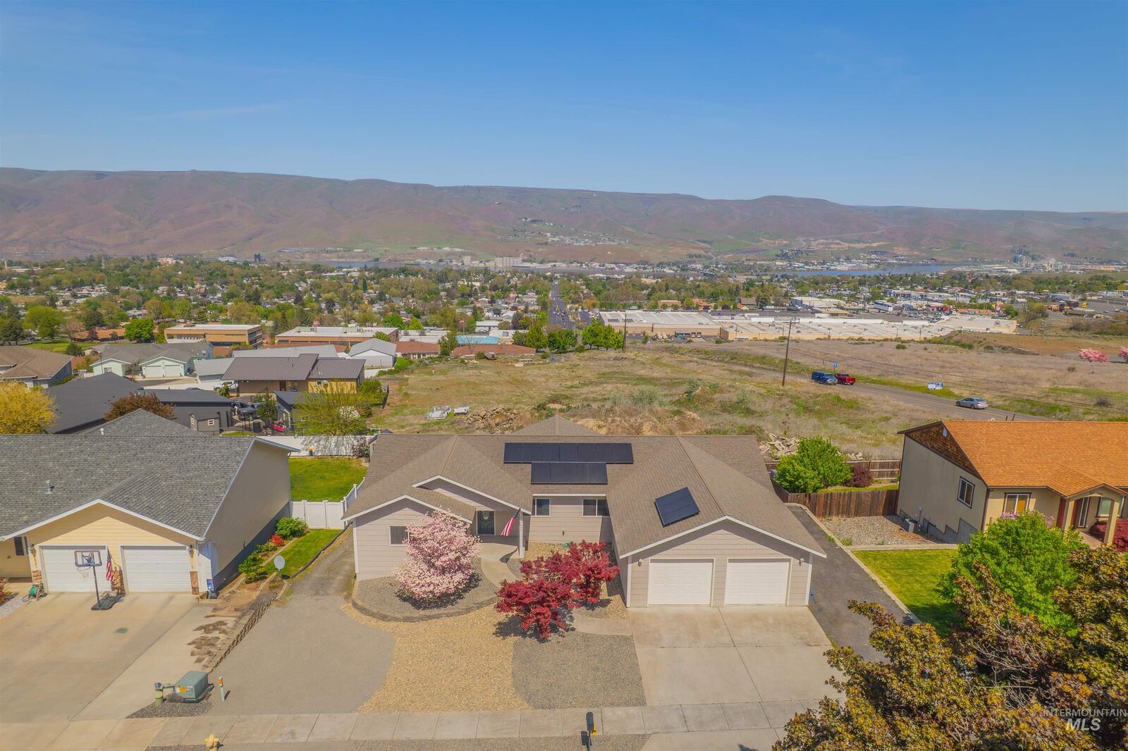 Property Photo: 1635 25th Ave ID 83501