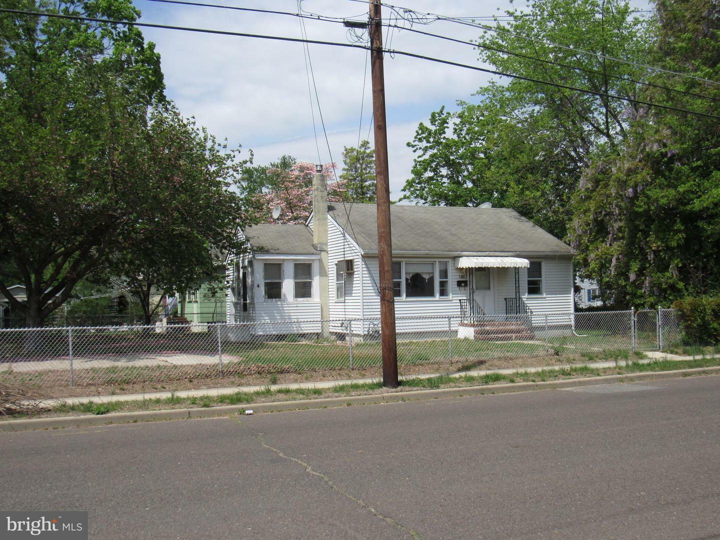 Property Photo: 661 Hamilton Avenue NJ 08554