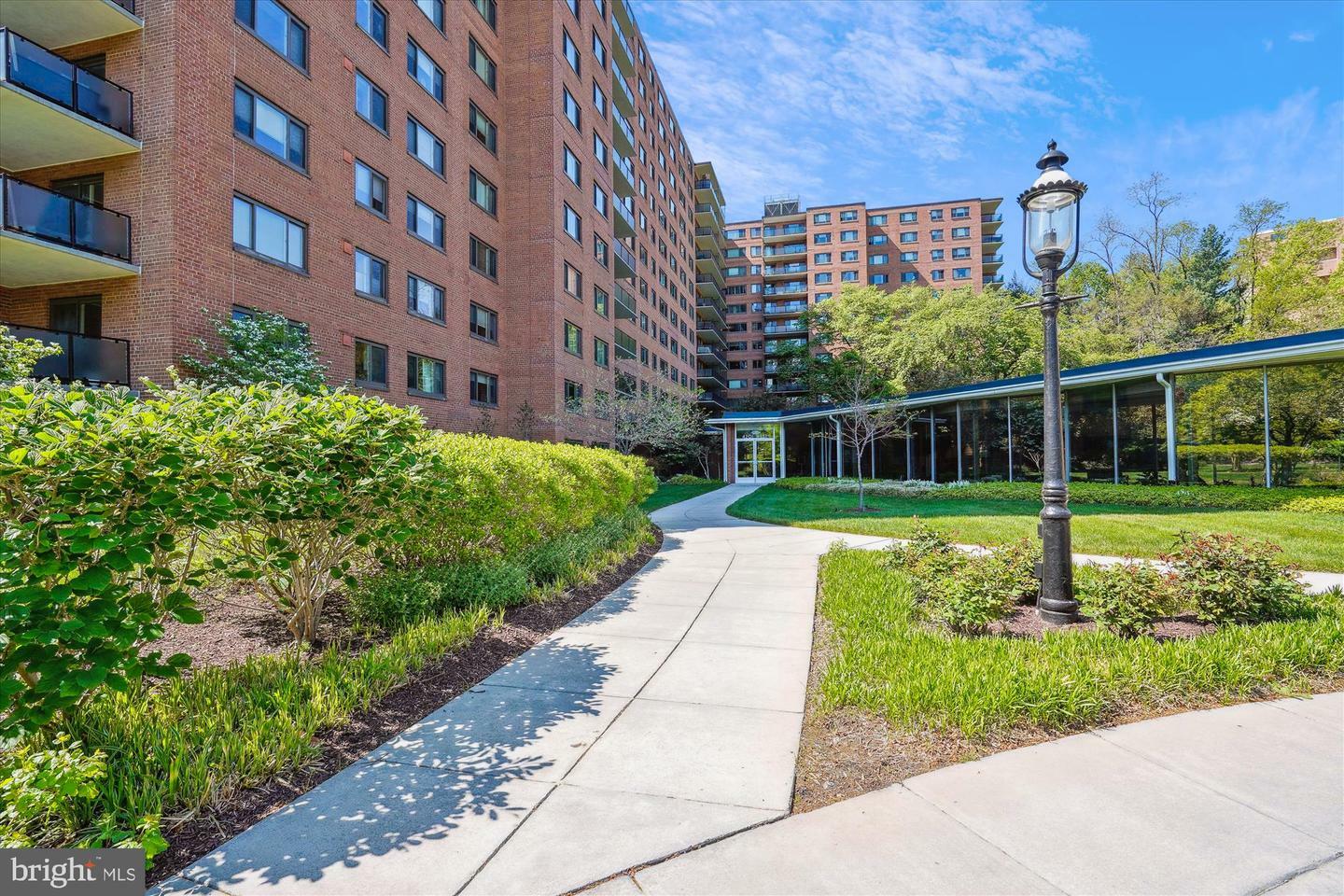 Property Photo: 4201 Cathedral Avenue NW 610W DC 20016