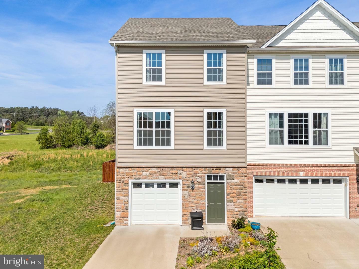 Property Photo: 113 Brockham Court Unit #7 VA 22602