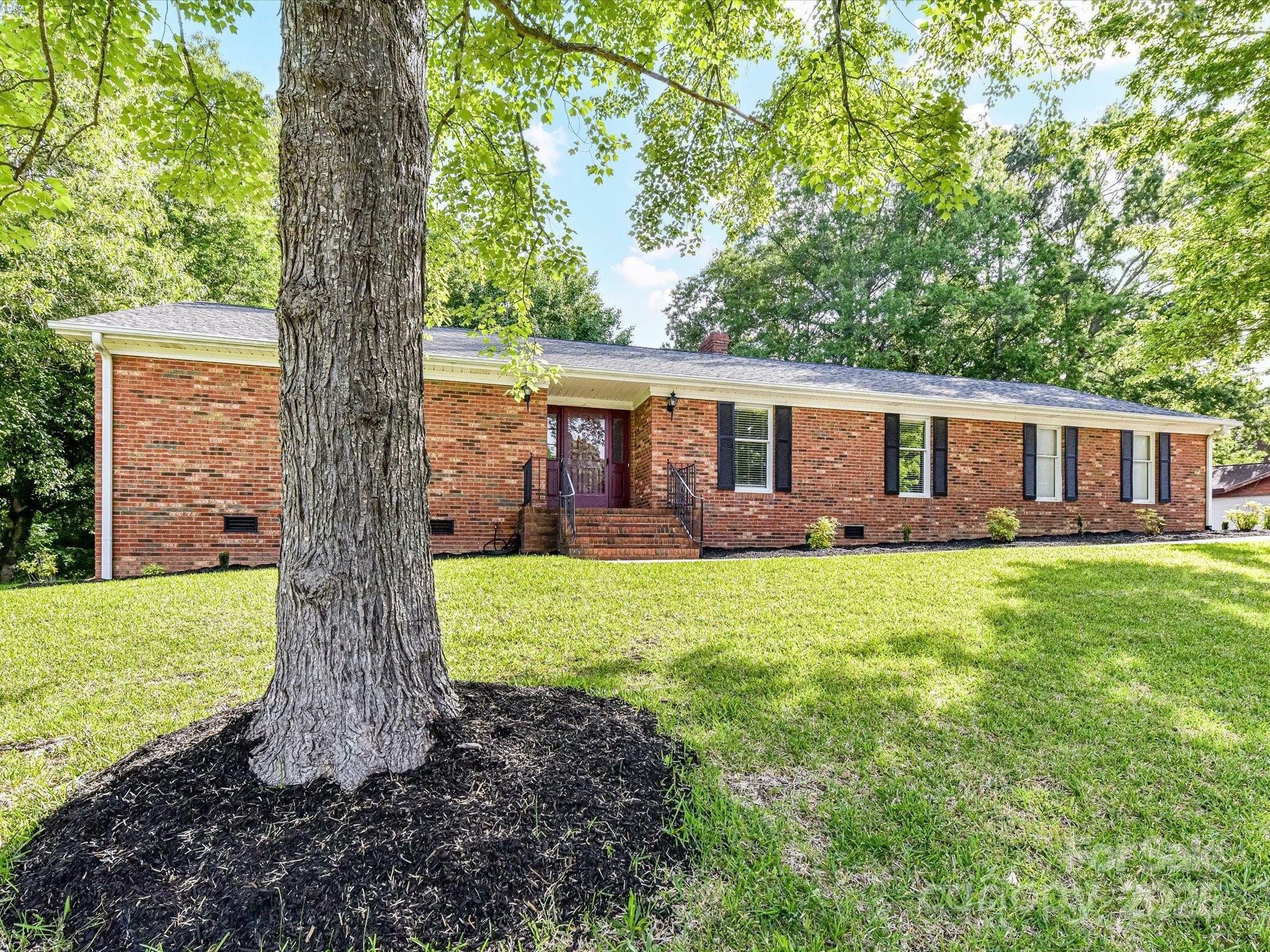 Property Photo: 70 Cumberland Court SW NC 28025