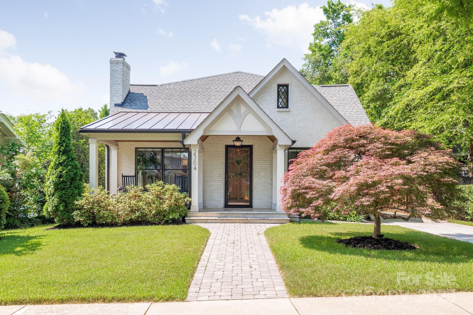 Property Photo:  2304 Commonwealth Avenue  NC 28205 