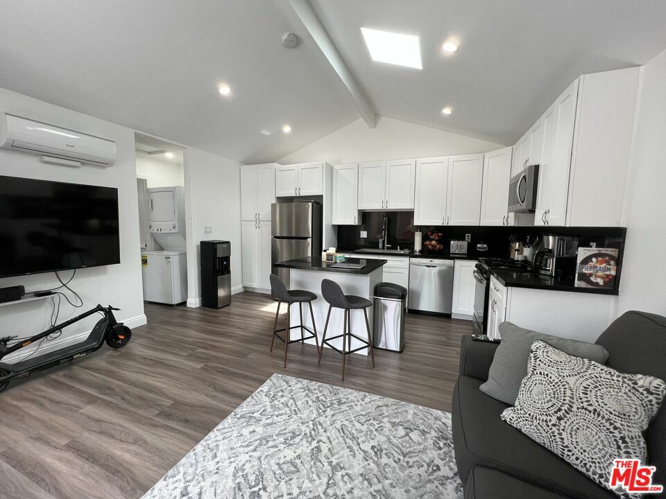 Property Photo: 12512 Rubens Ave CA 90066