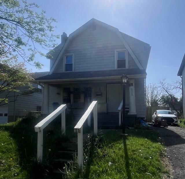 Property Photo: 633 Wrexham Avenue OH 43223