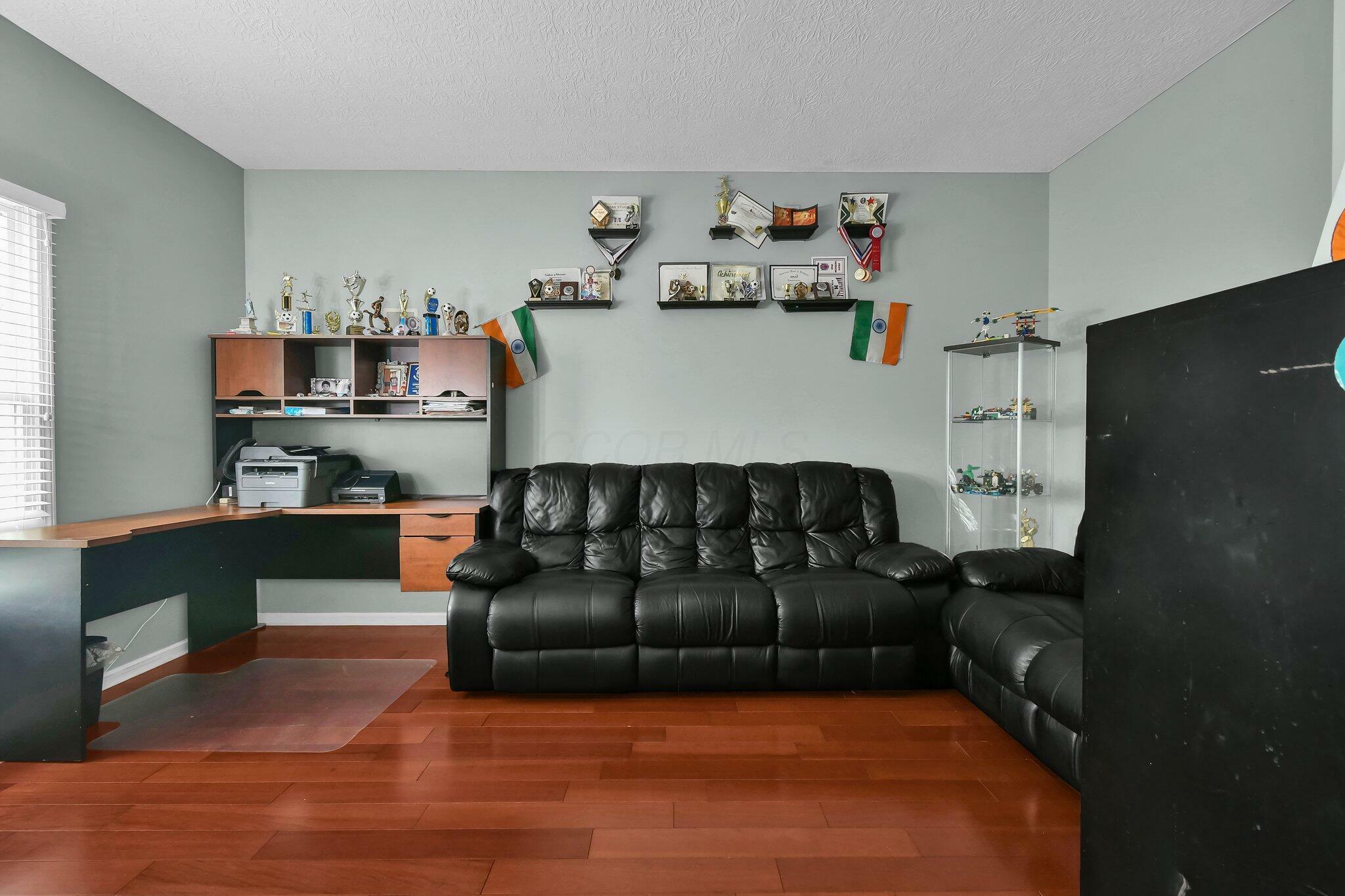 Property Photo: 1895 Creekview Drive OH 43040