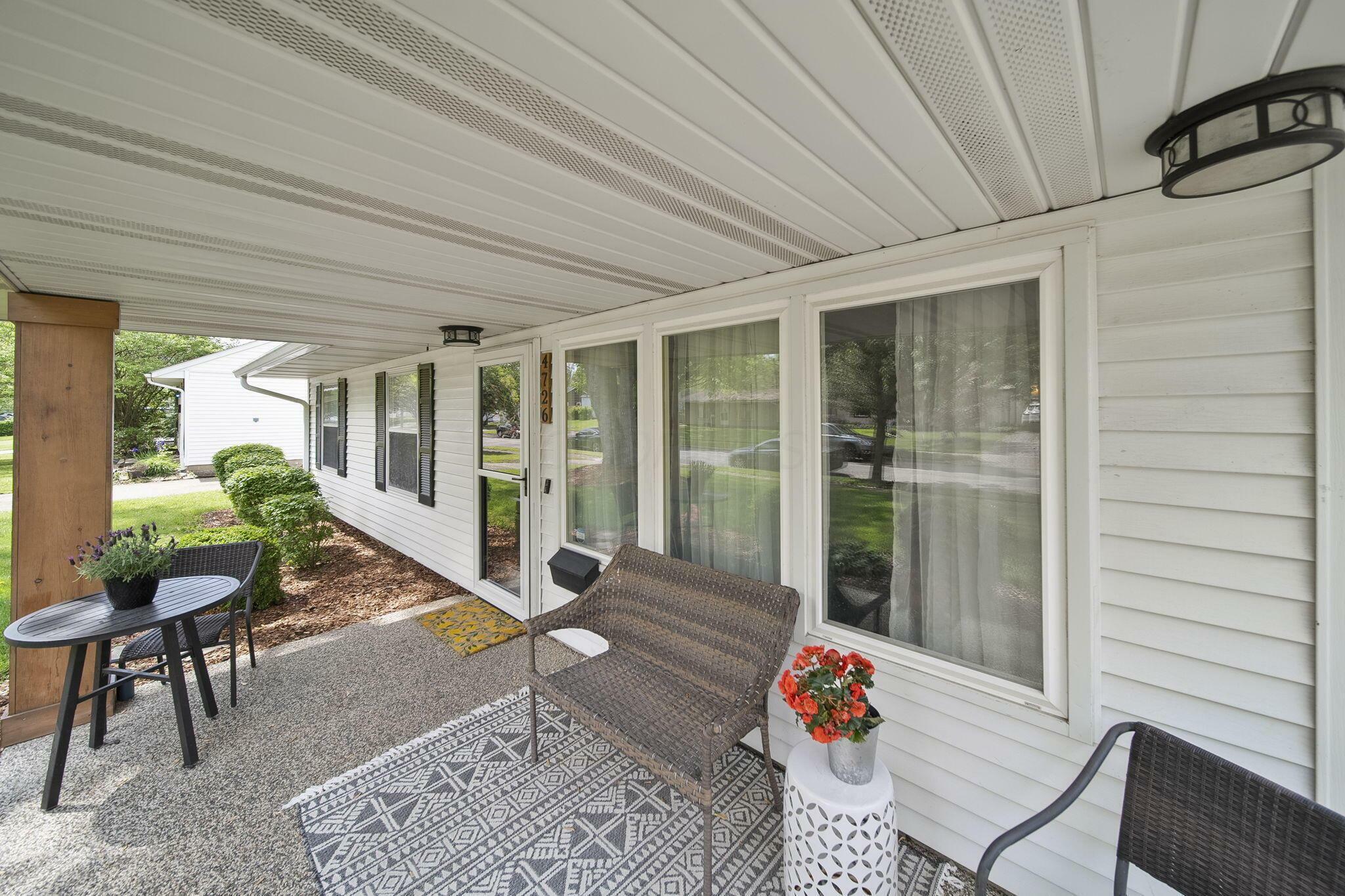 Property Photo: 4726 Hillcrest S Street OH 43026