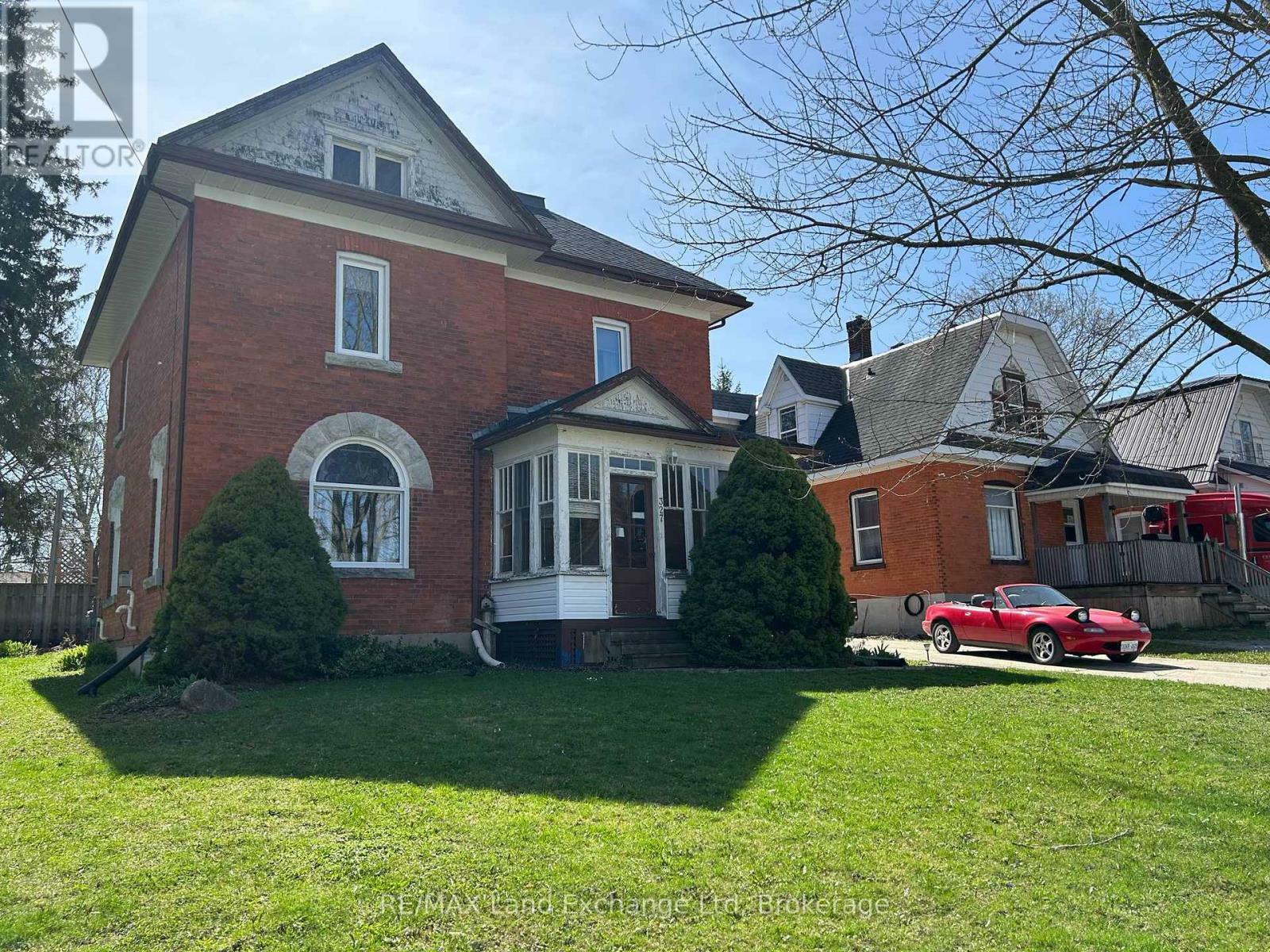 Property Photo: 327 Frances Street ON N0G 2W0