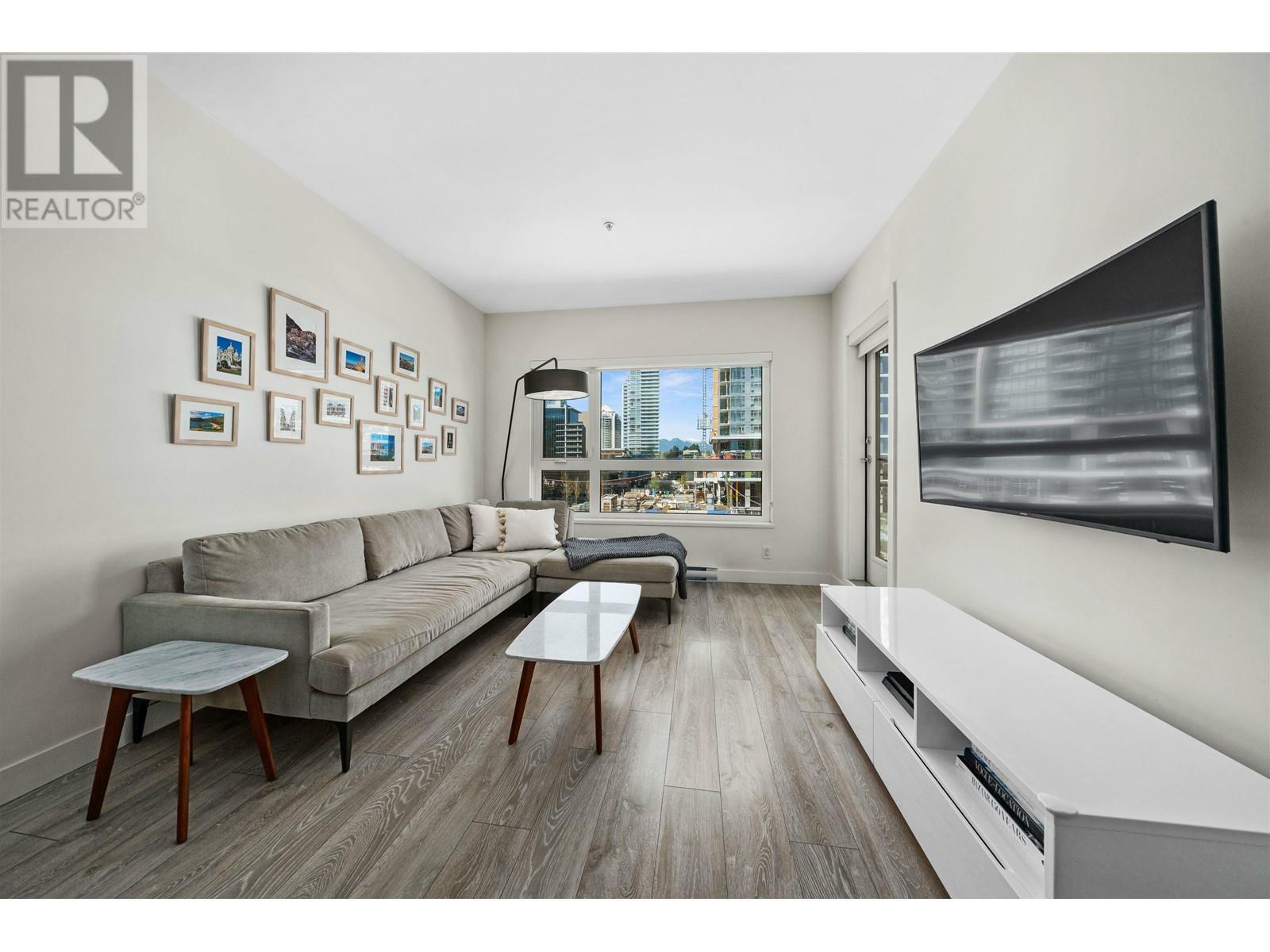 Property Photo:  4468 Dawson Street 402  BC V5C 0J9 