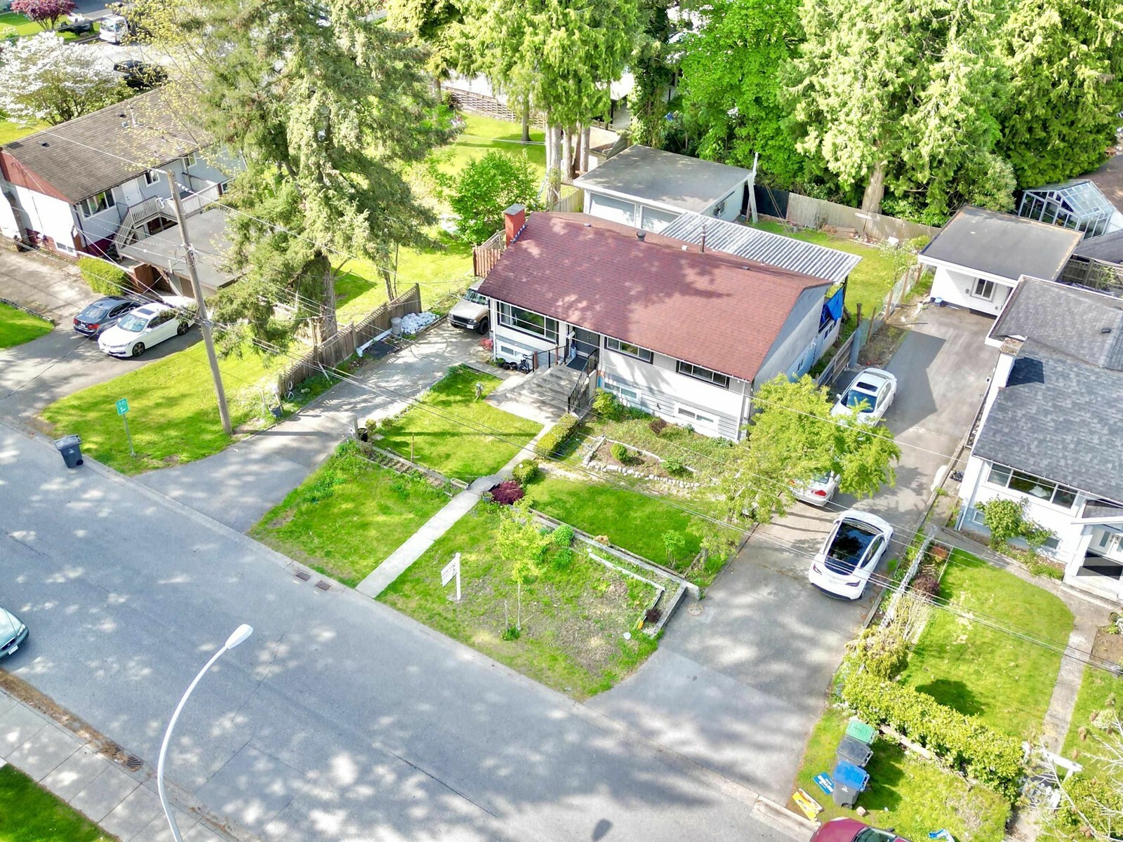 Property Photo: 12429 99 BC V3V 2P1