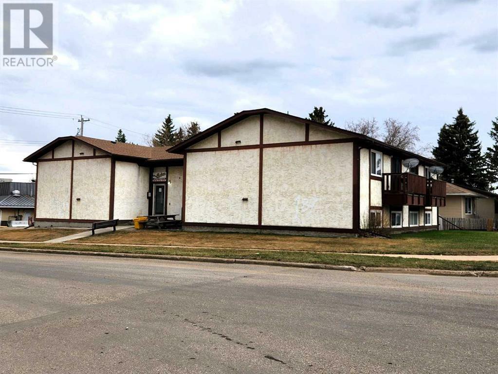 Property Photo: 3315 51 Avenue AB T9V 1E2
