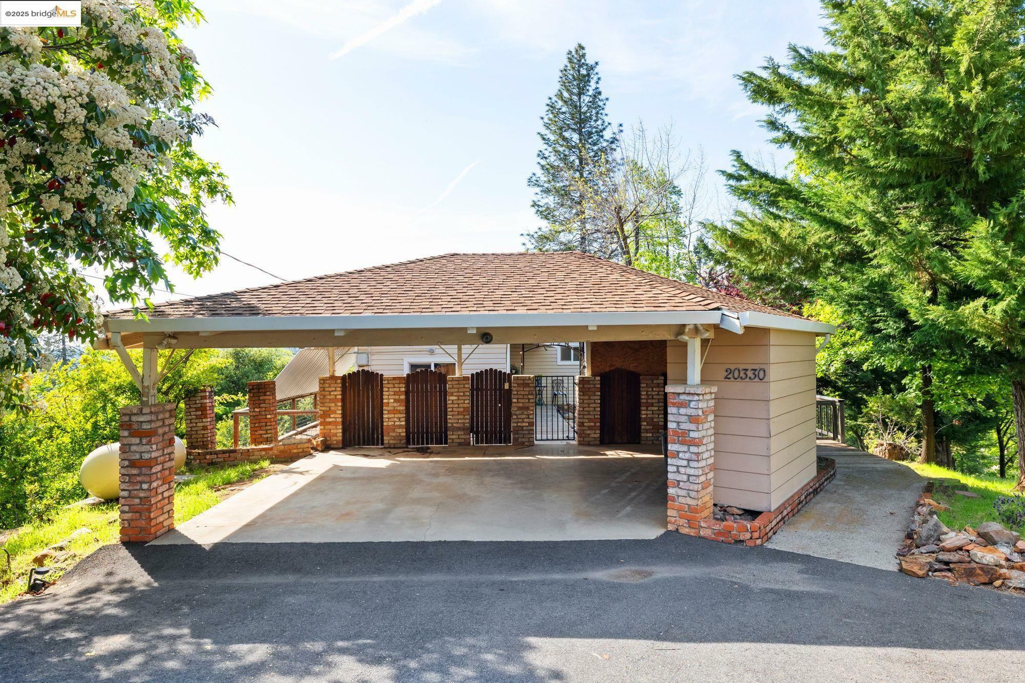 Property Photo: 20330 Westview Dr CA 95379