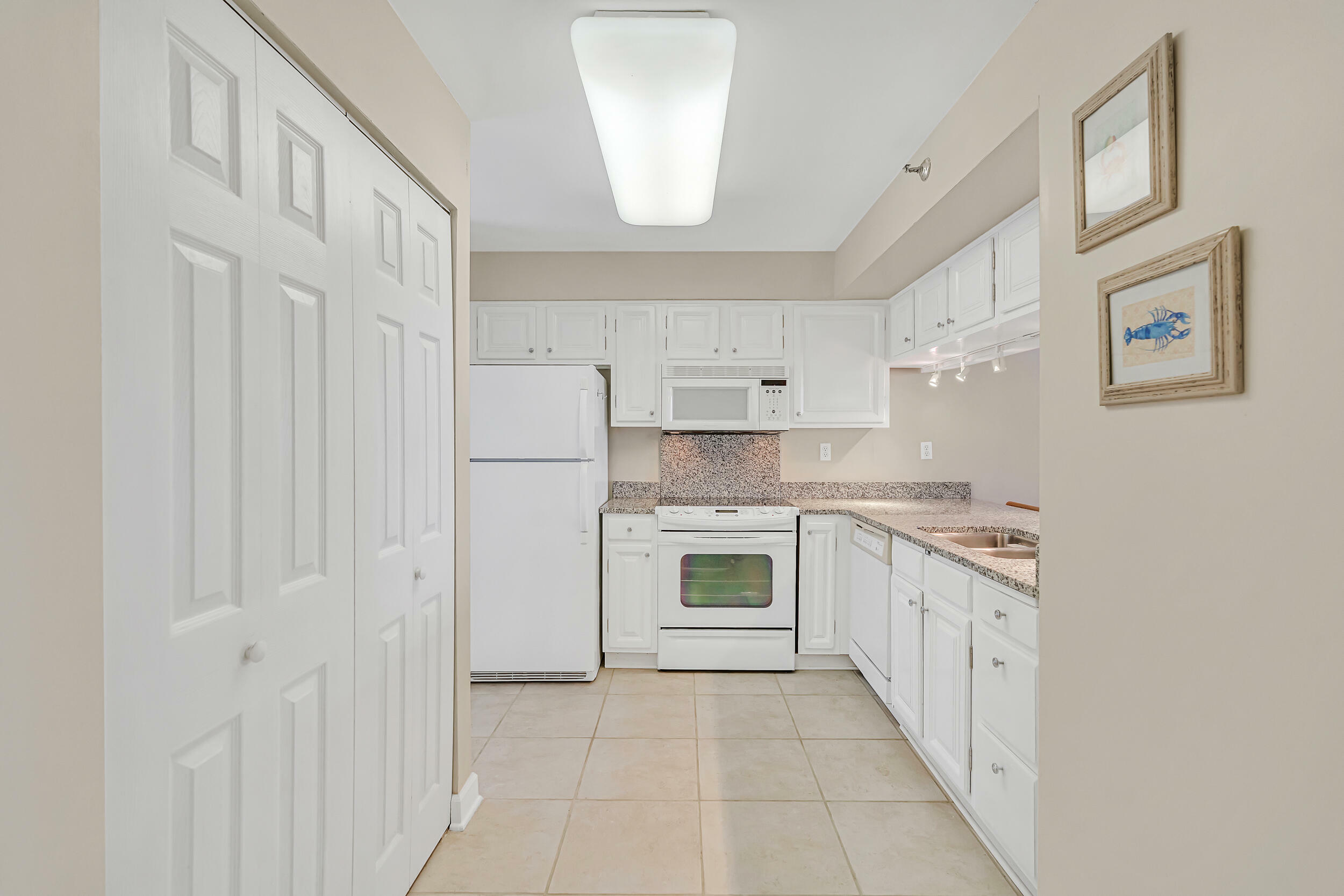 Property Photo: 1044 Highway 98 703 FL 32541