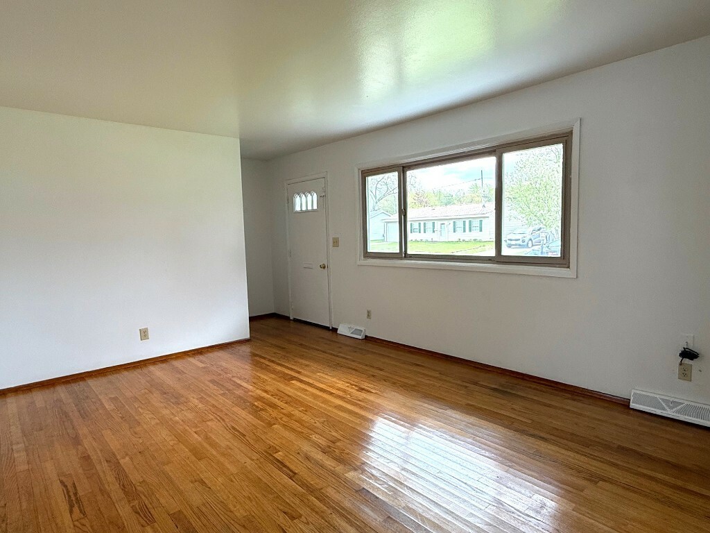 Property Photo: 2520 E 40th Street PA 16510