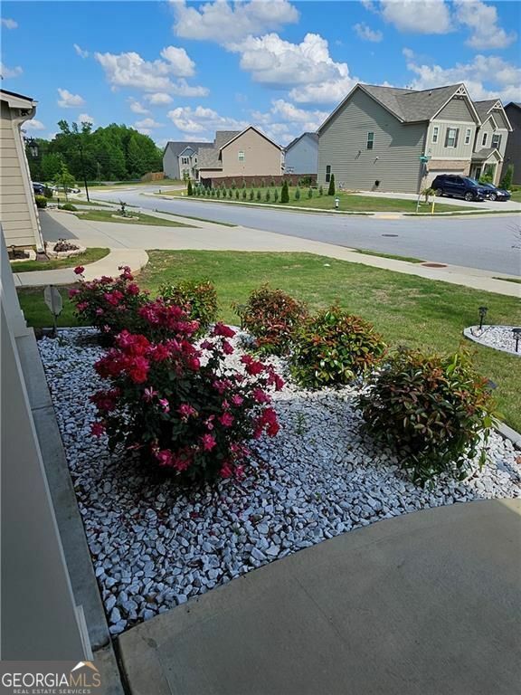 Property Photo: 221 Eleanora Way GA 30052