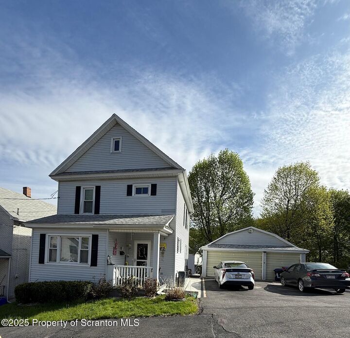 16 Fern Avenue  Carbondale PA 18407 photo