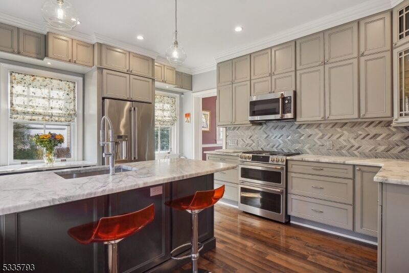 Property Photo:  907 Hillside Ave  NJ 07060