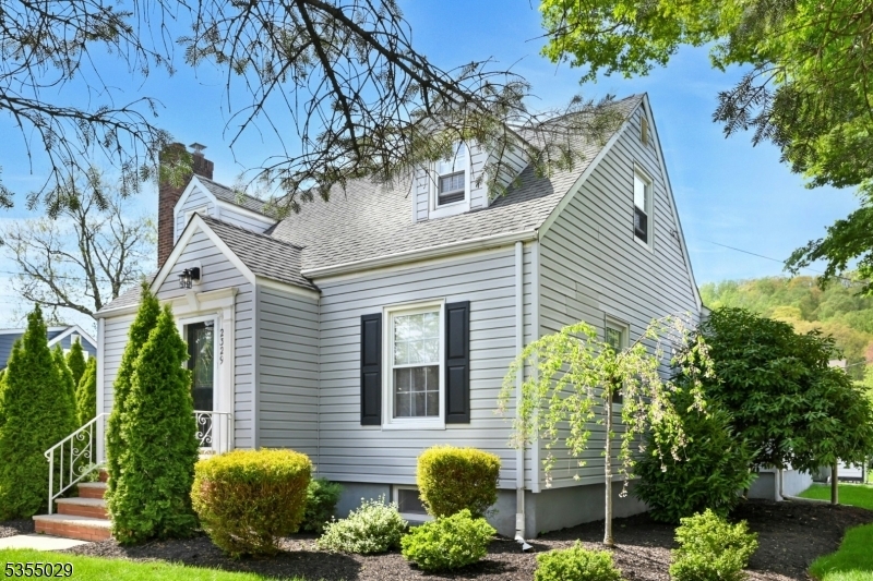 Property Photo: 2329 Mountain Ave NJ 07076