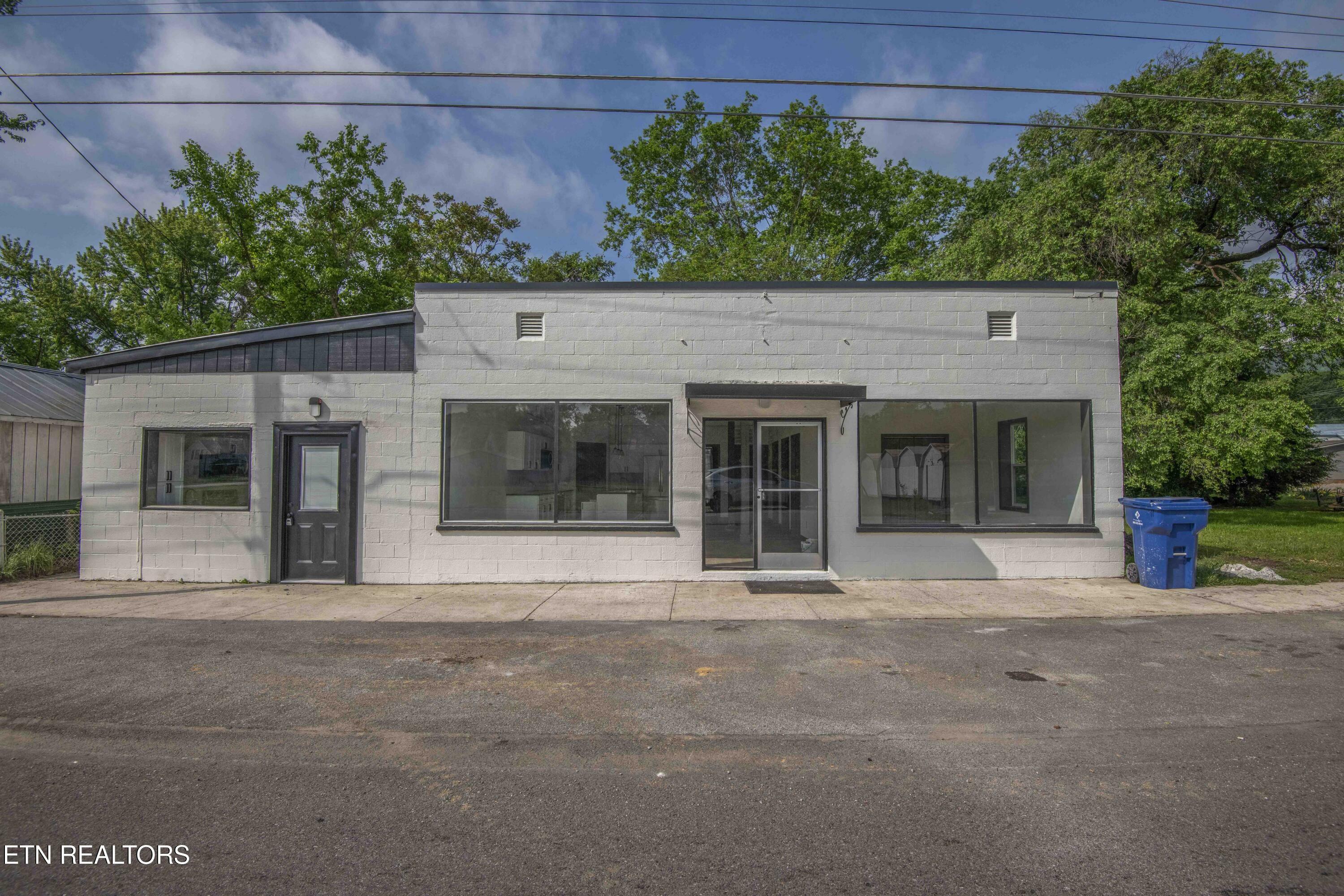 Property Photo: 309 & 311 W Wheeler St TN 37854