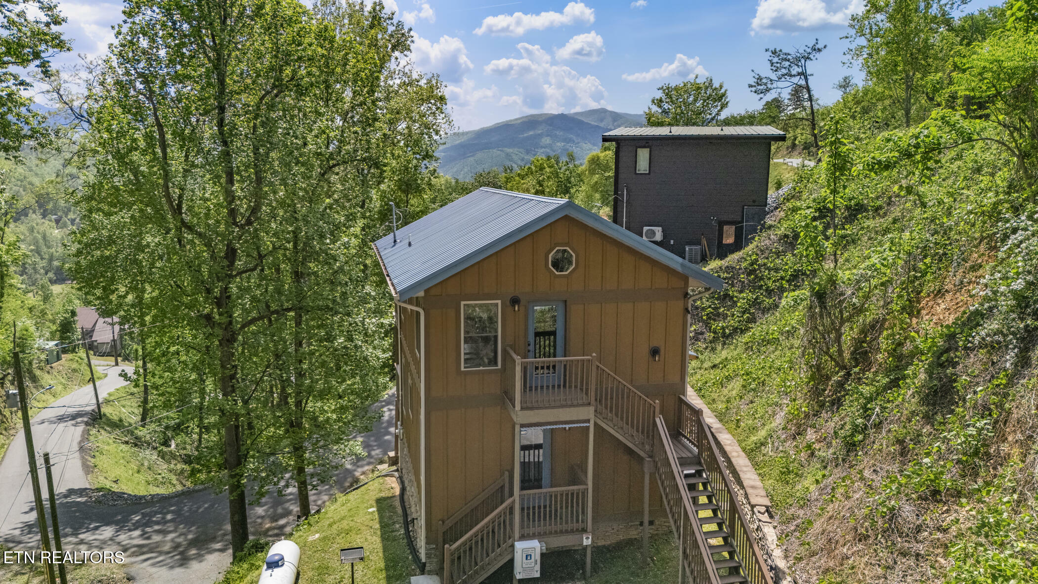 Property Photo: 628 Woodland Drive TN 37738
