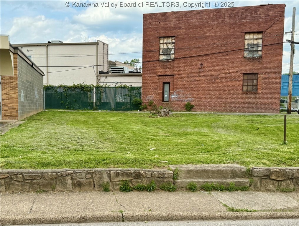 Property Photo: 610 Central Avenue WV 25302