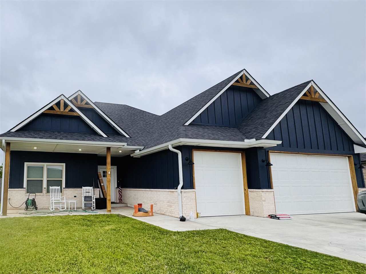 Property Photo: 1062 NE Skyridge Dr OK 73538