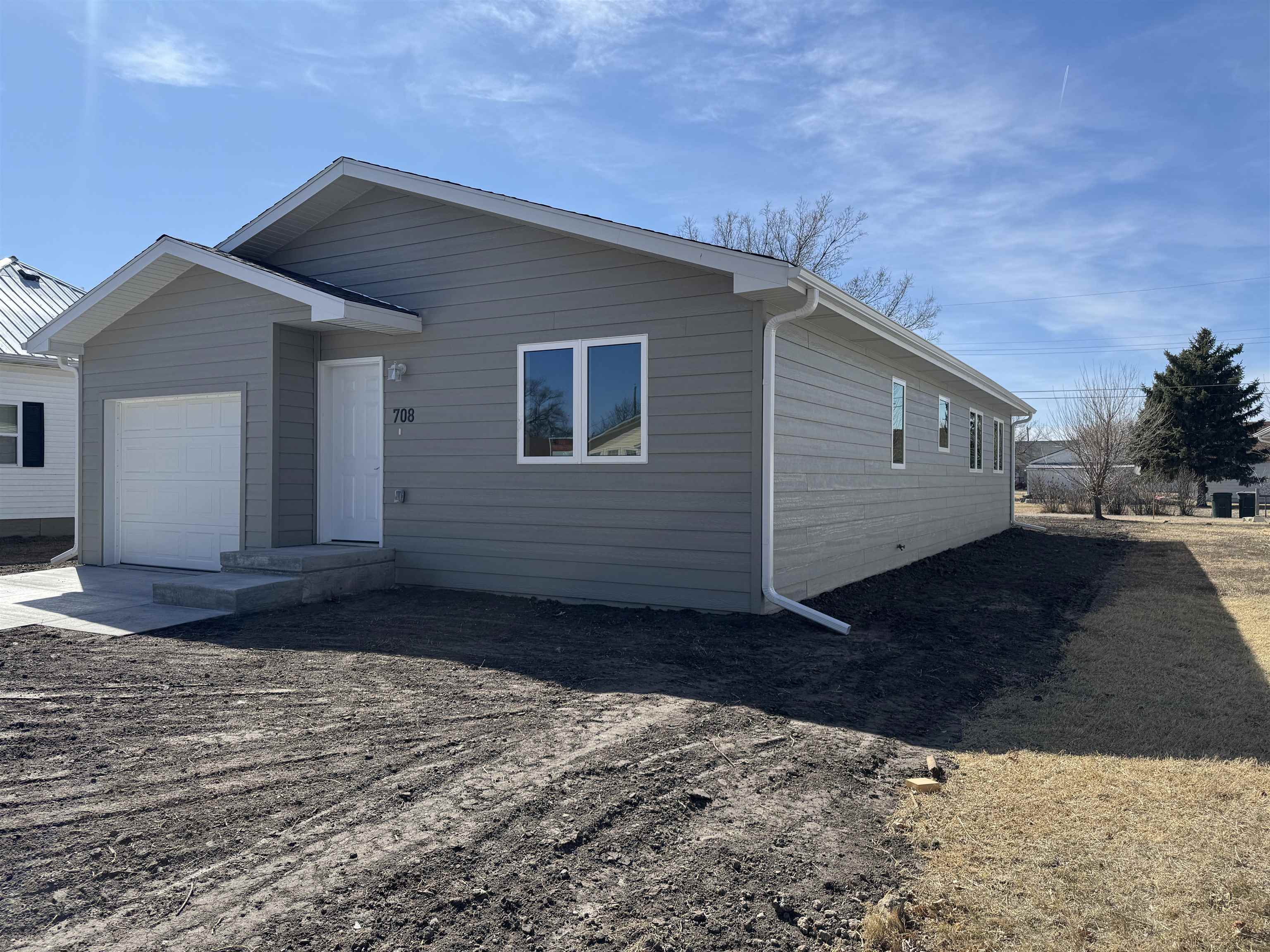 Property Photo: 708 S McCabe Avenue NE 69101