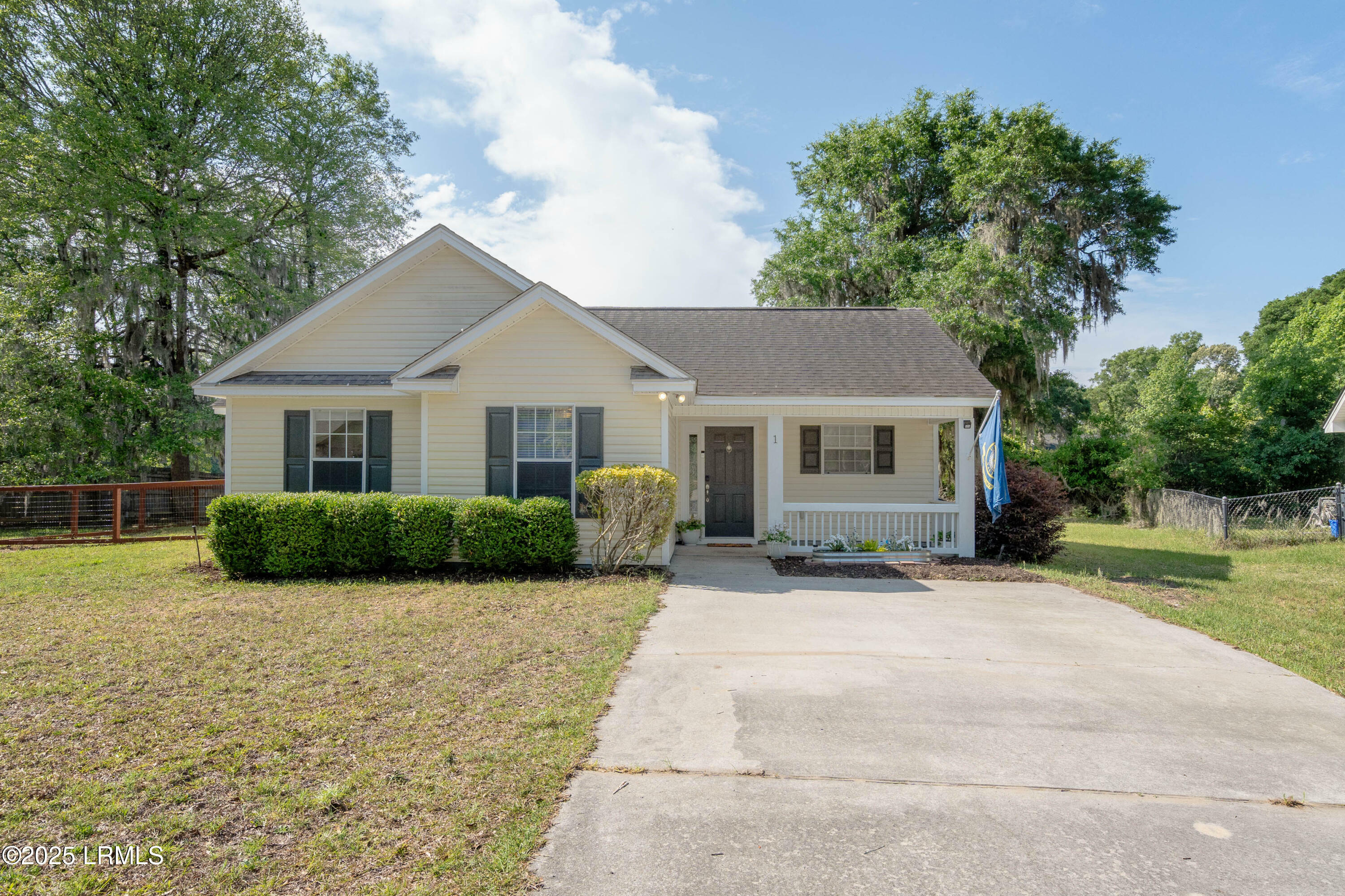 Property Photo: 1 Humbolt Circle SC 29907
