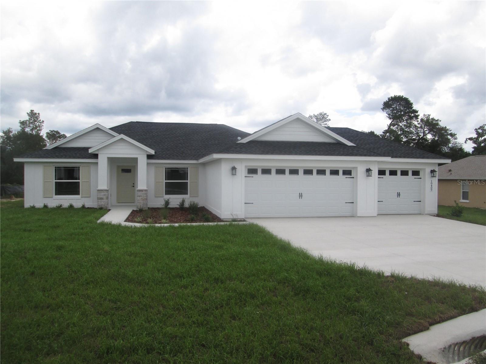 Property Photo: 10409 SW 45 Street FL 34481