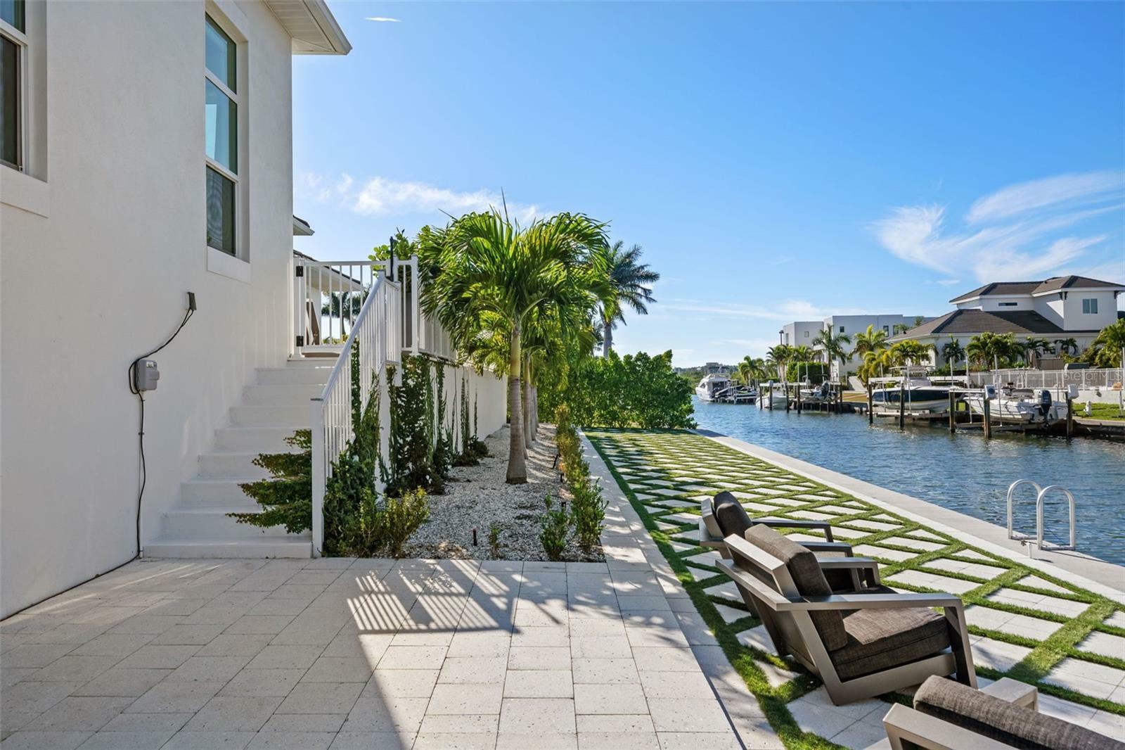 Property Photo: 1643 Stanford Lane FL 34231