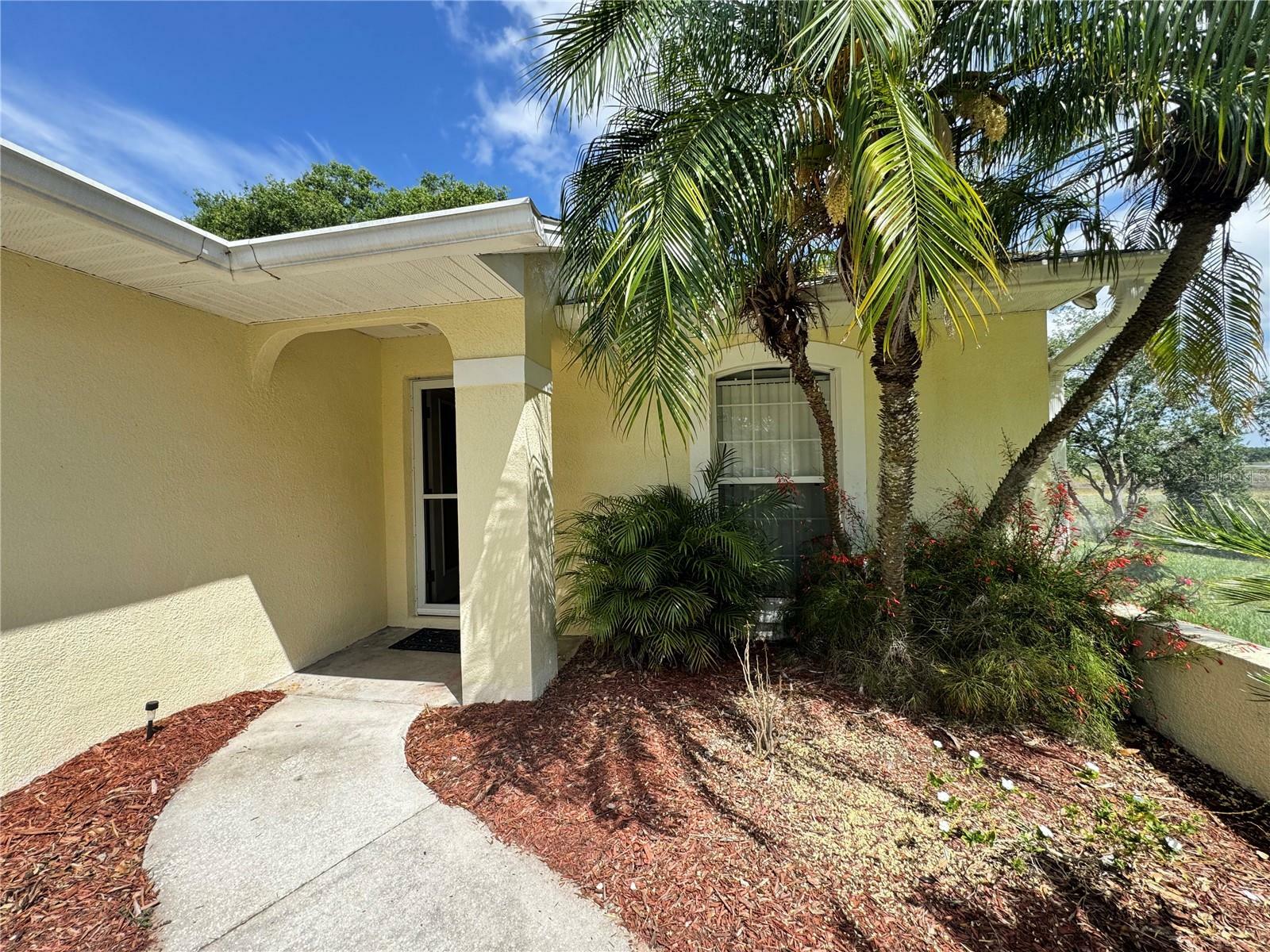 Property Photo: 8829 Courtyard Lane FL 34736