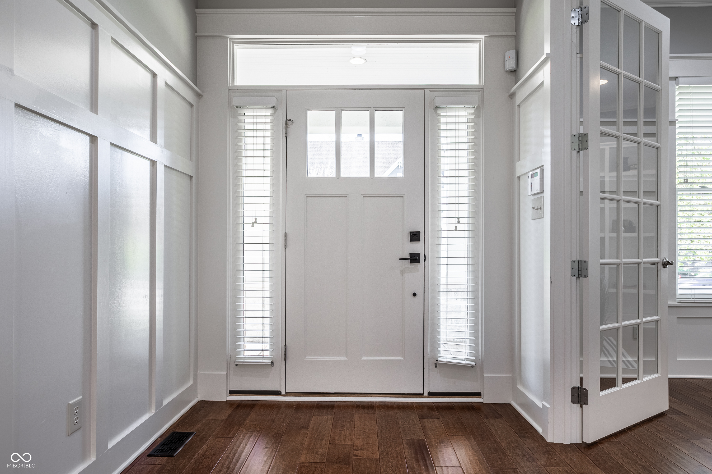 Property Photo: 2274 Finchley Road IN 46032