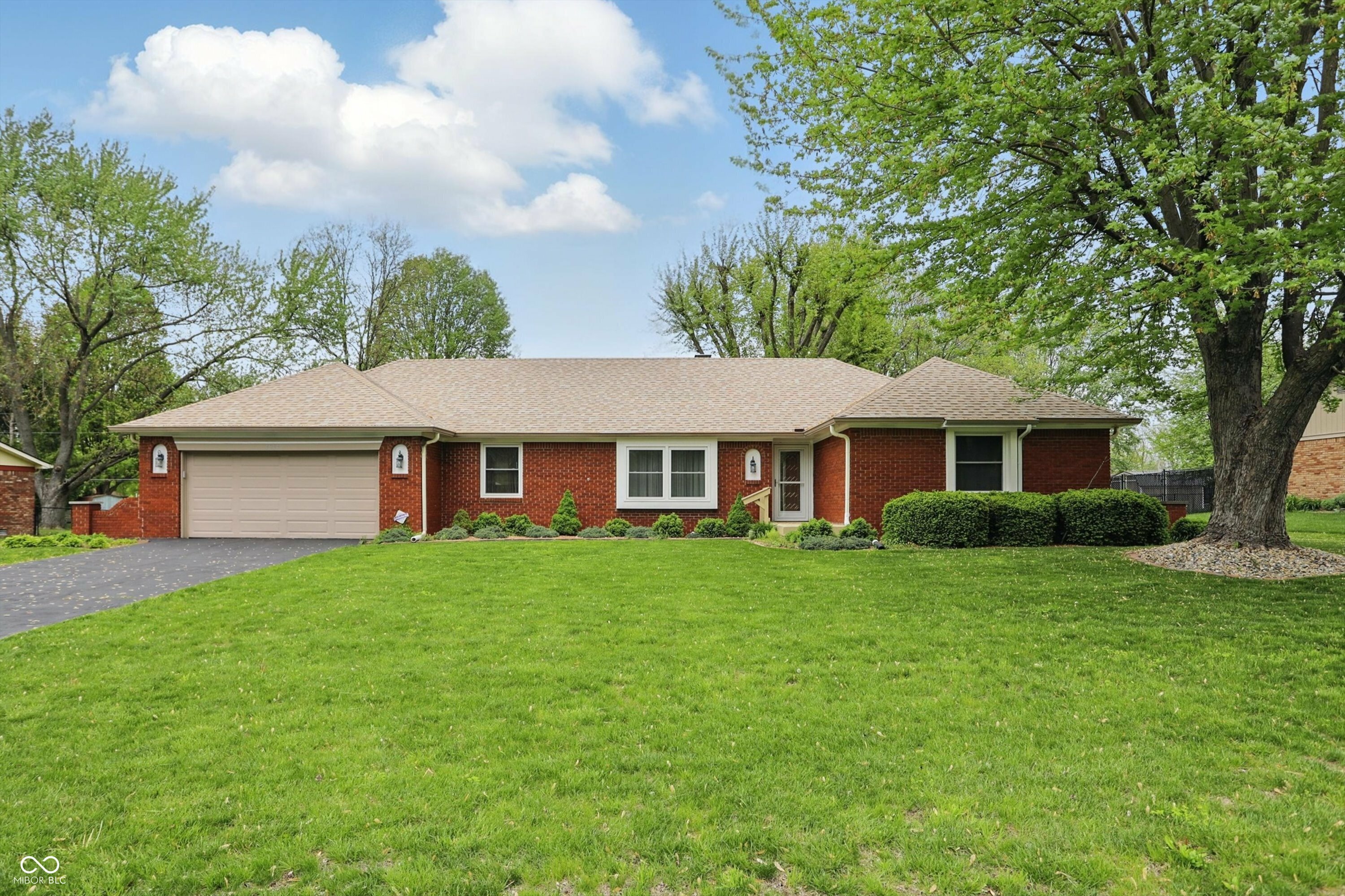 4044 Roamin Drive  Greenwood IN 46142 photo