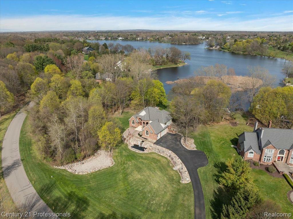 Property Photo: 809 Hawksmoore Drive MI 48348 3633