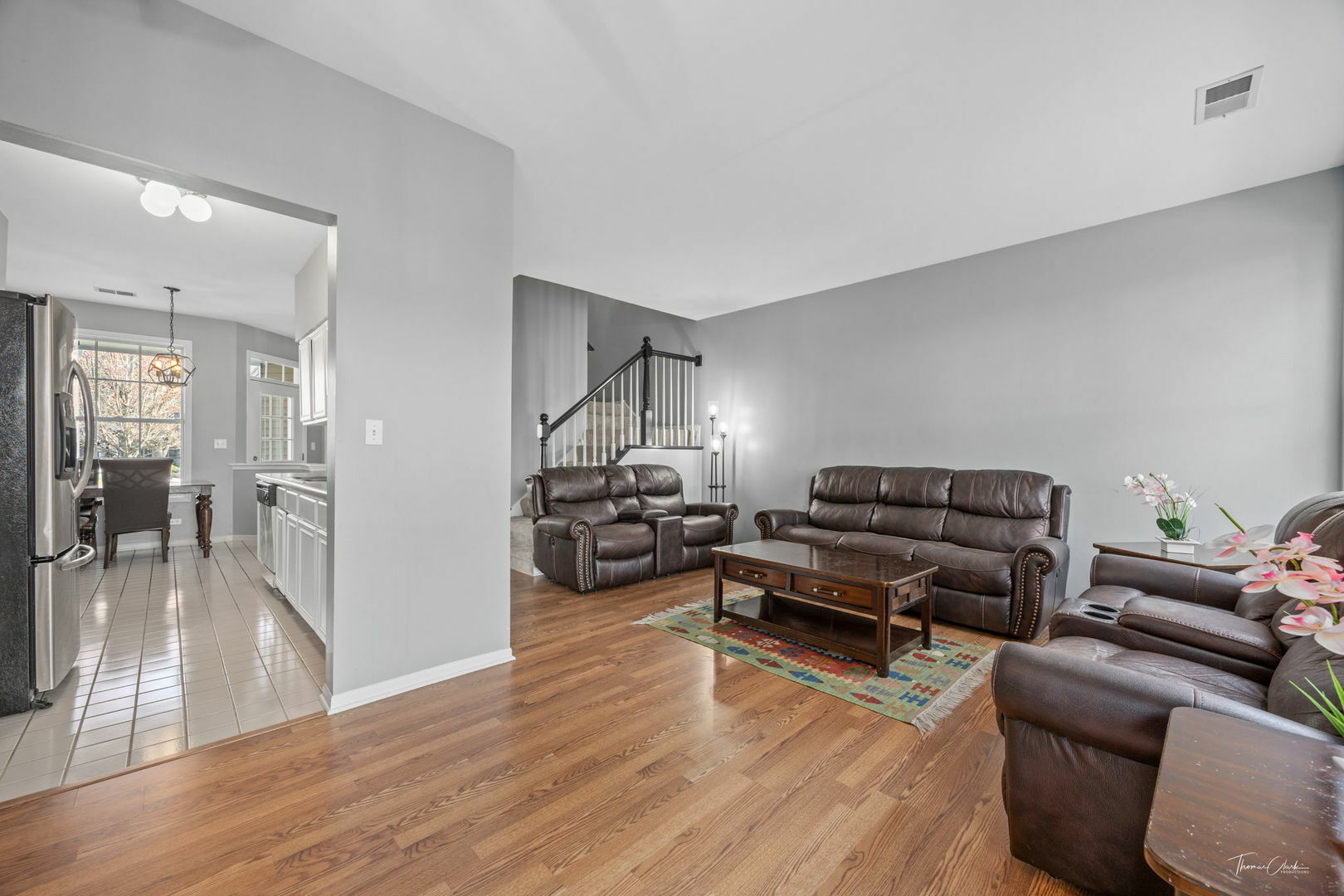 Property Photo: 1045 Sheridan Circle 1045 IL 60563