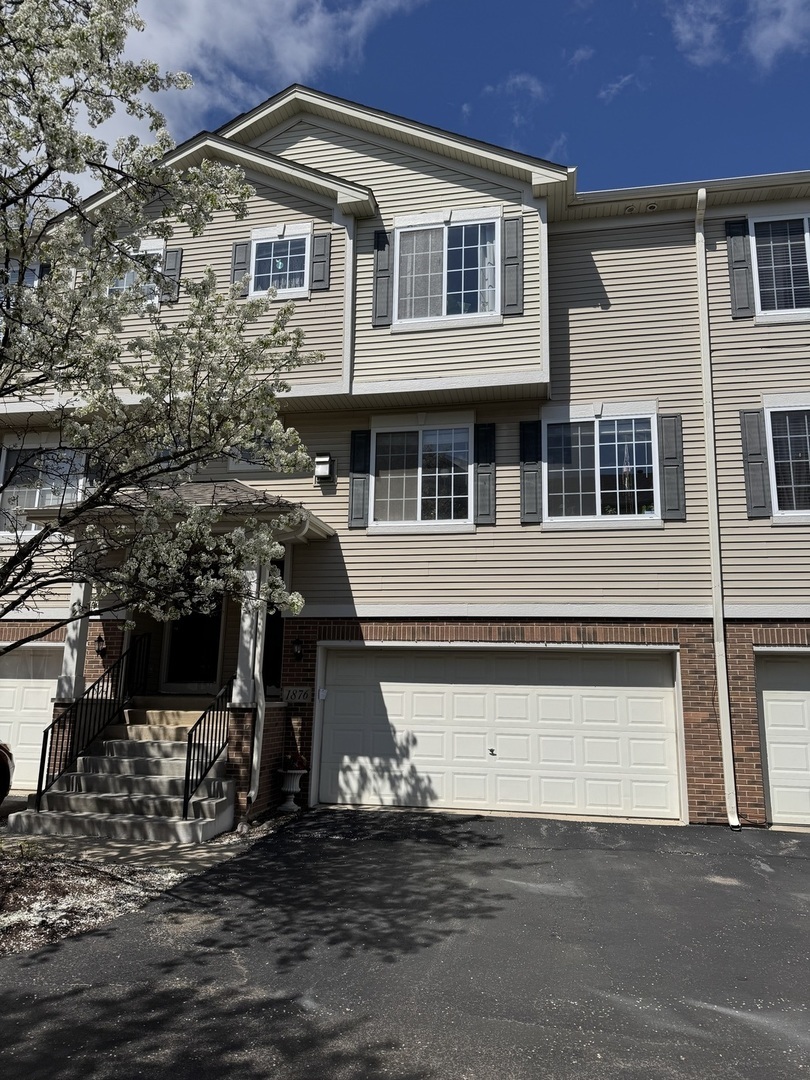 Property Photo: 1876 Fredericksburg Lane IL 60503