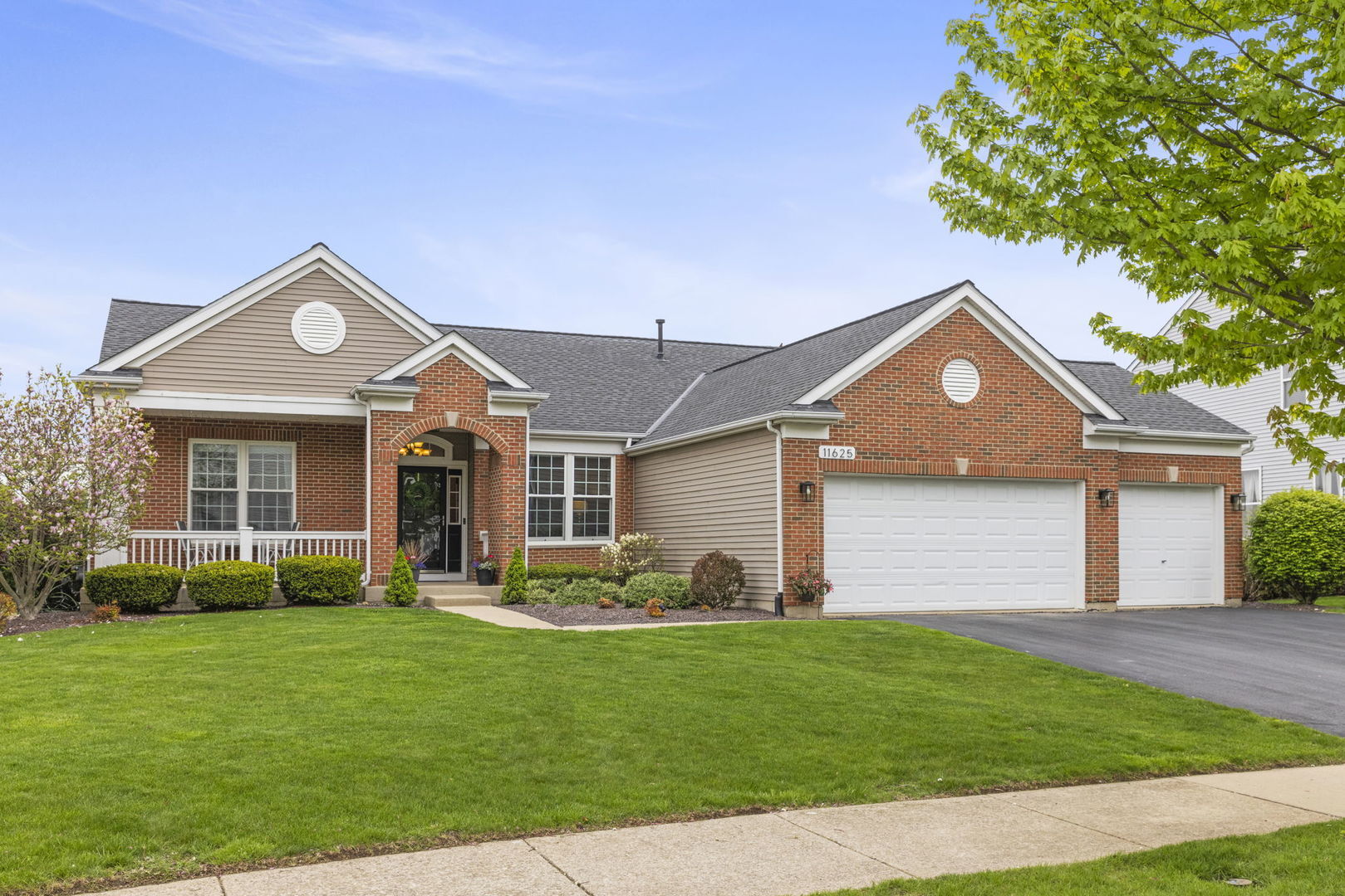 Property Photo: 11625 Heritage Meadows Drive IL 60585