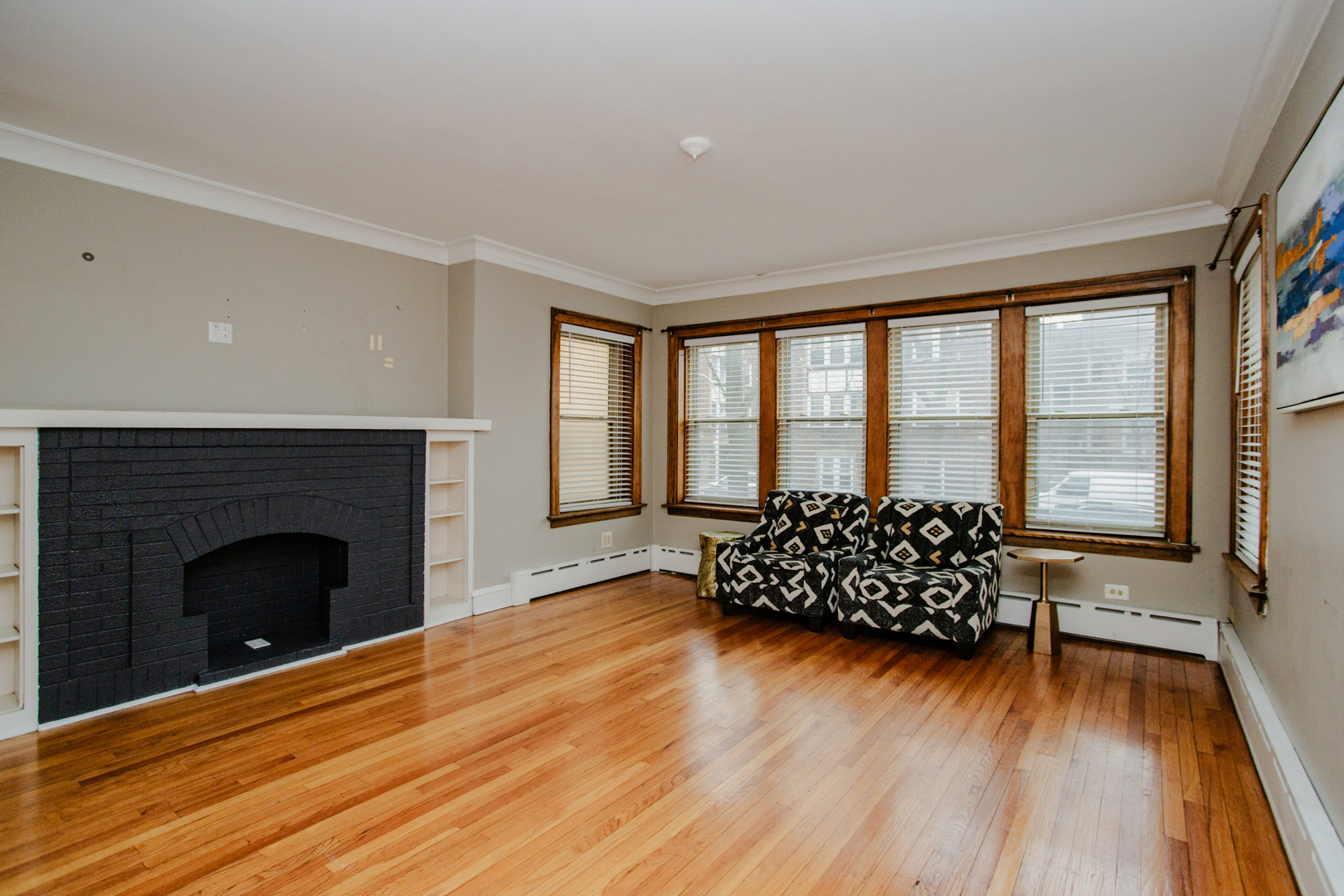 Property Photo: 2810 W Lunt Avenue IL 60645