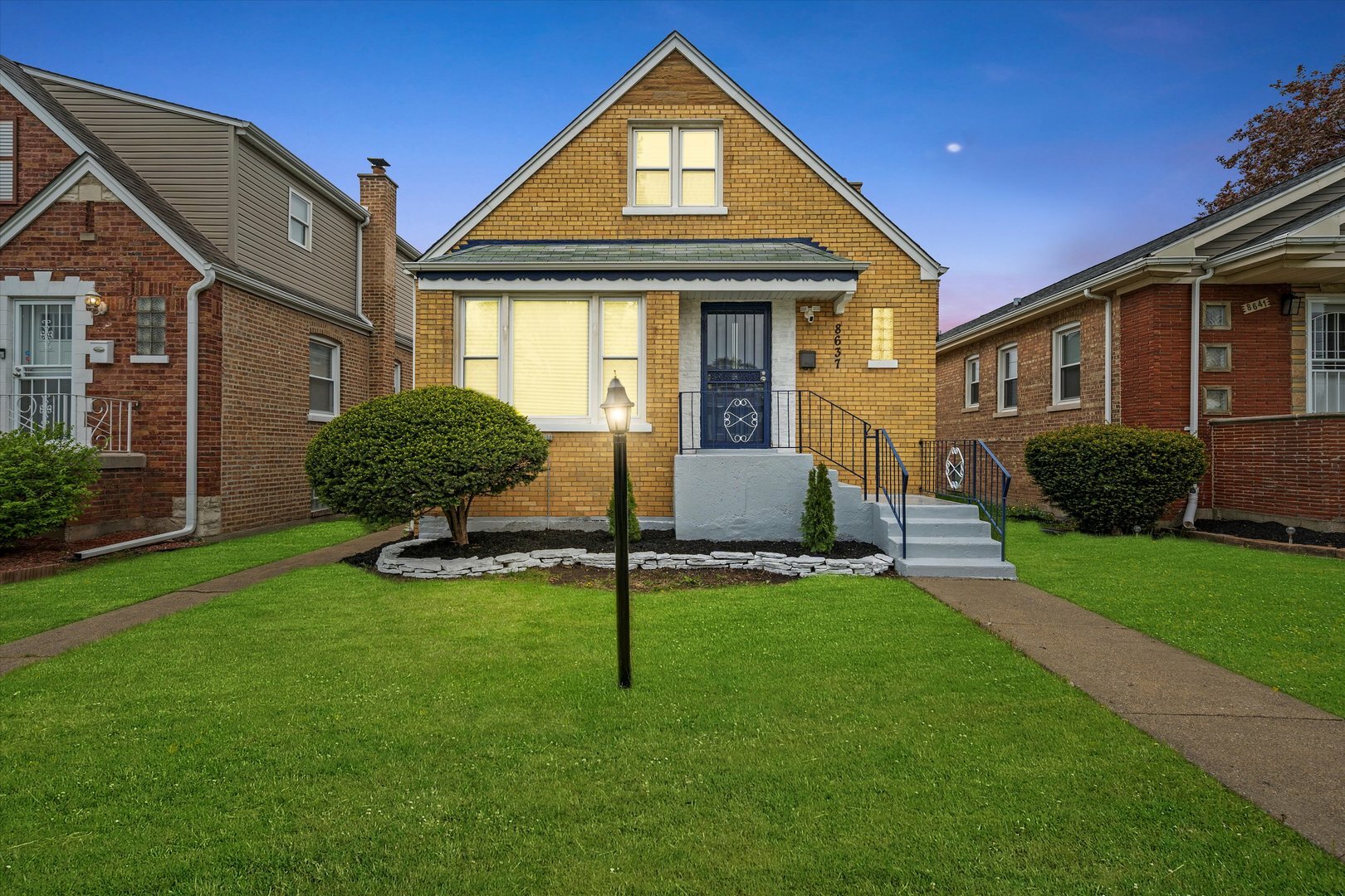 Property Photo: 8637 S Honore Street IL 60620