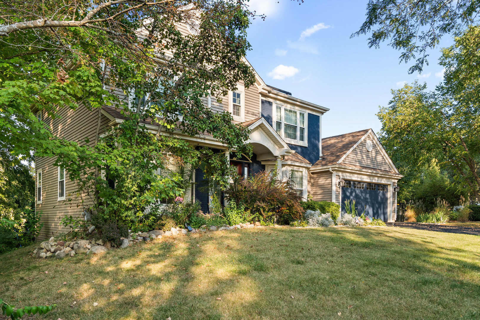 Property Photo: 515 Surrey Ridge Drive IL 60013