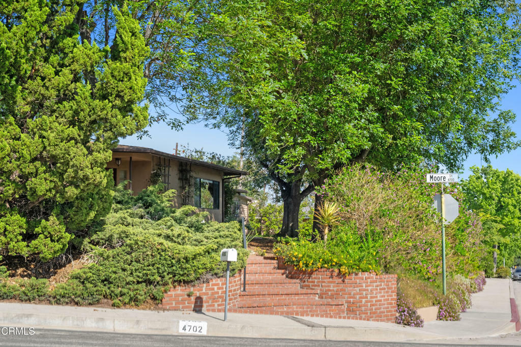 Property Photo:  4702 Moore Street  CA 91214 