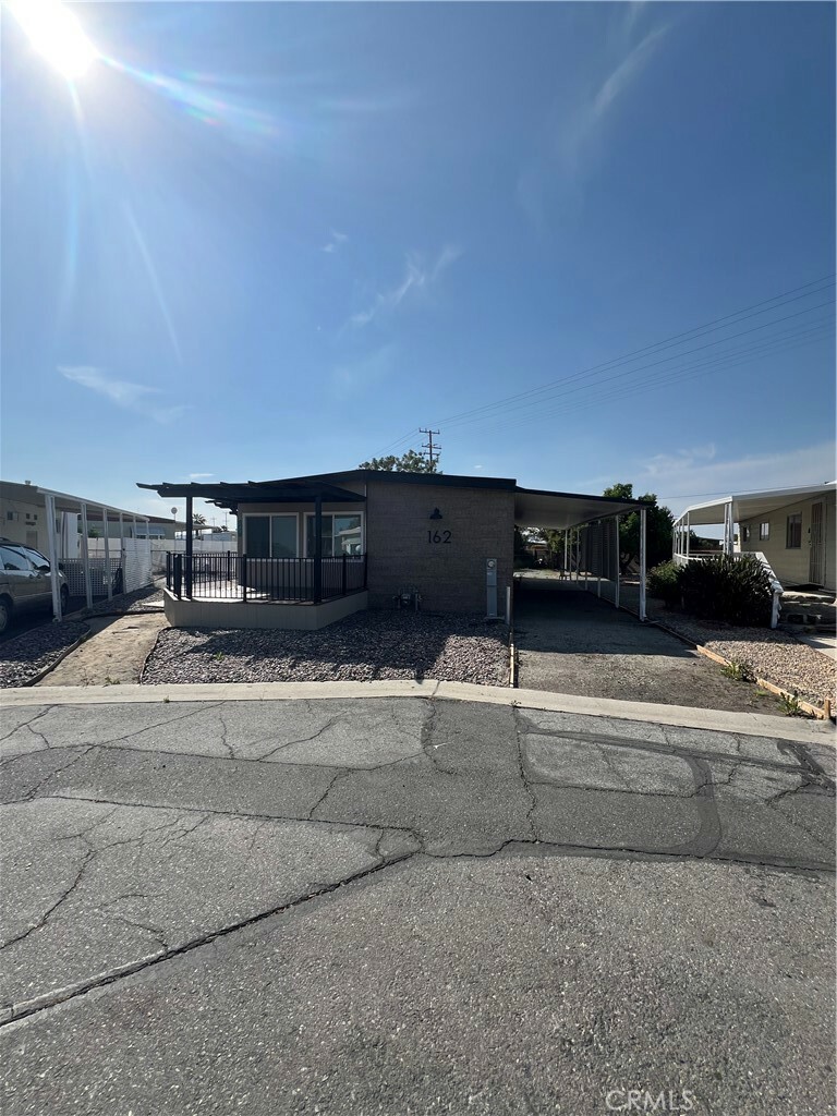 Property Photo:  260 N Lyon Ave 162  CA 92543 