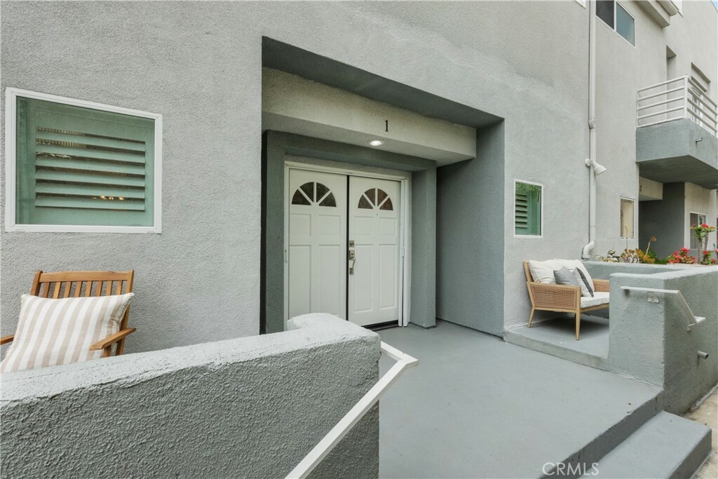 Property Photo: 14441 Benefit Street 1 CA 91423